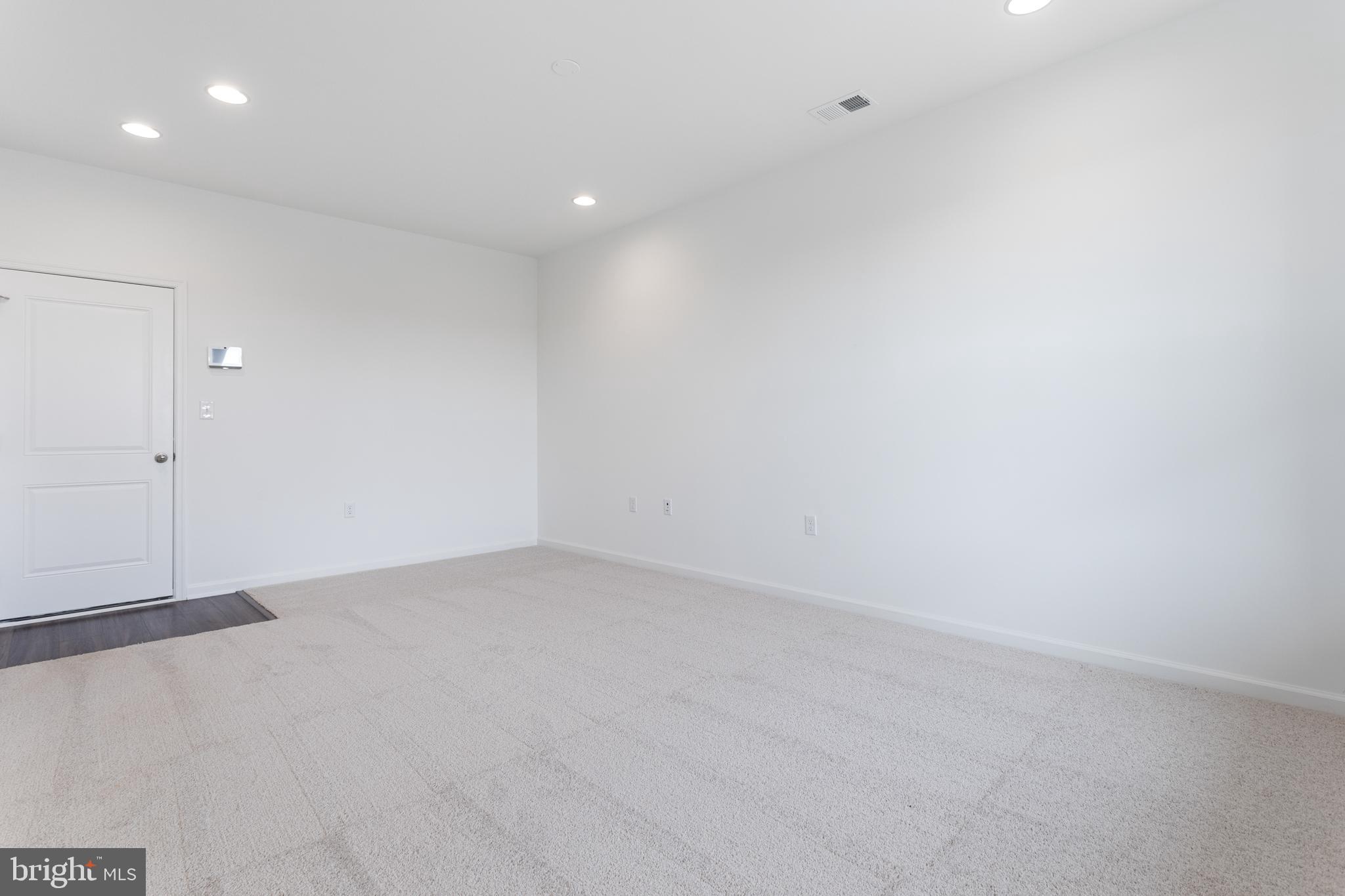 LOFTS AT CREEKSIDE - Residential