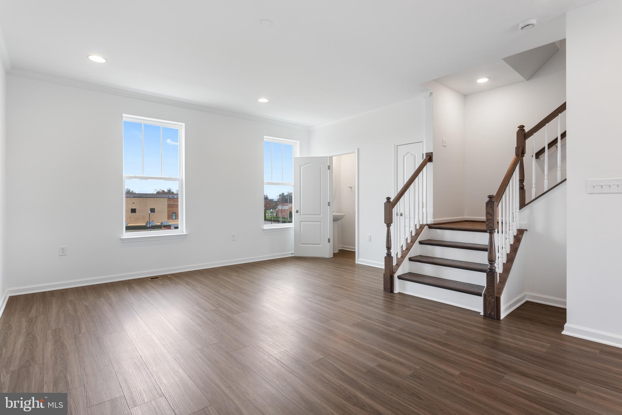 LOFTS AT CREEKSIDE - Residential