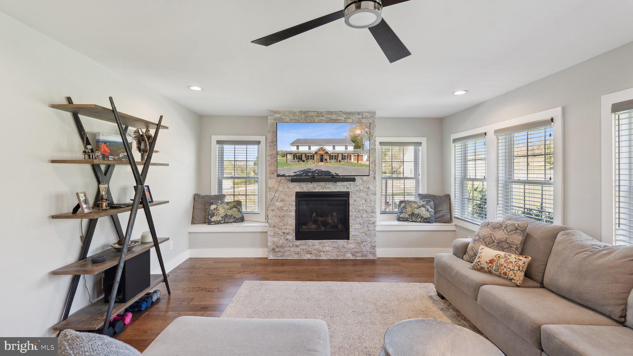 GREENFIELDS - Residential