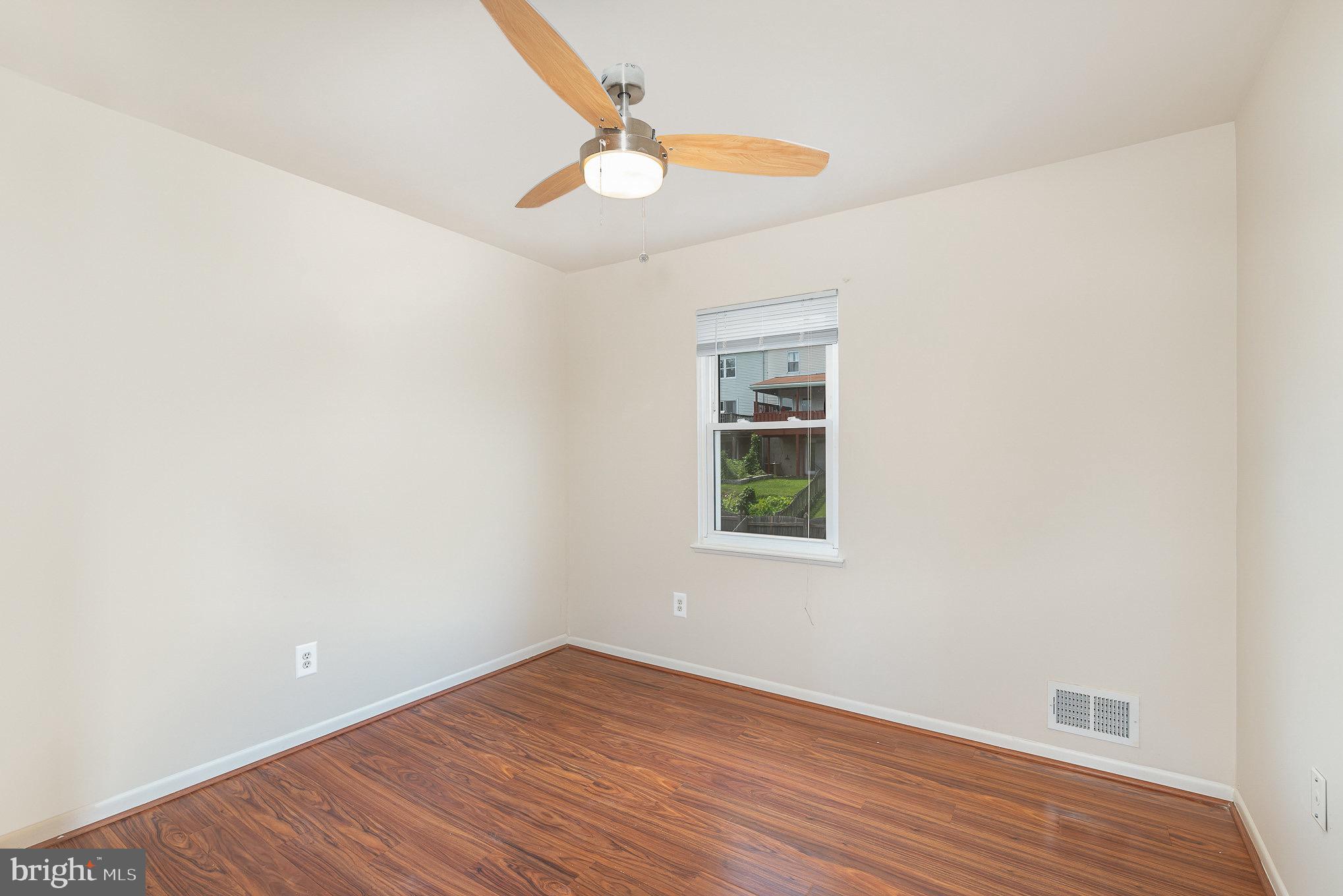 TOWN & COUNTRY APARTMENTS CARNEY - Residential Lease