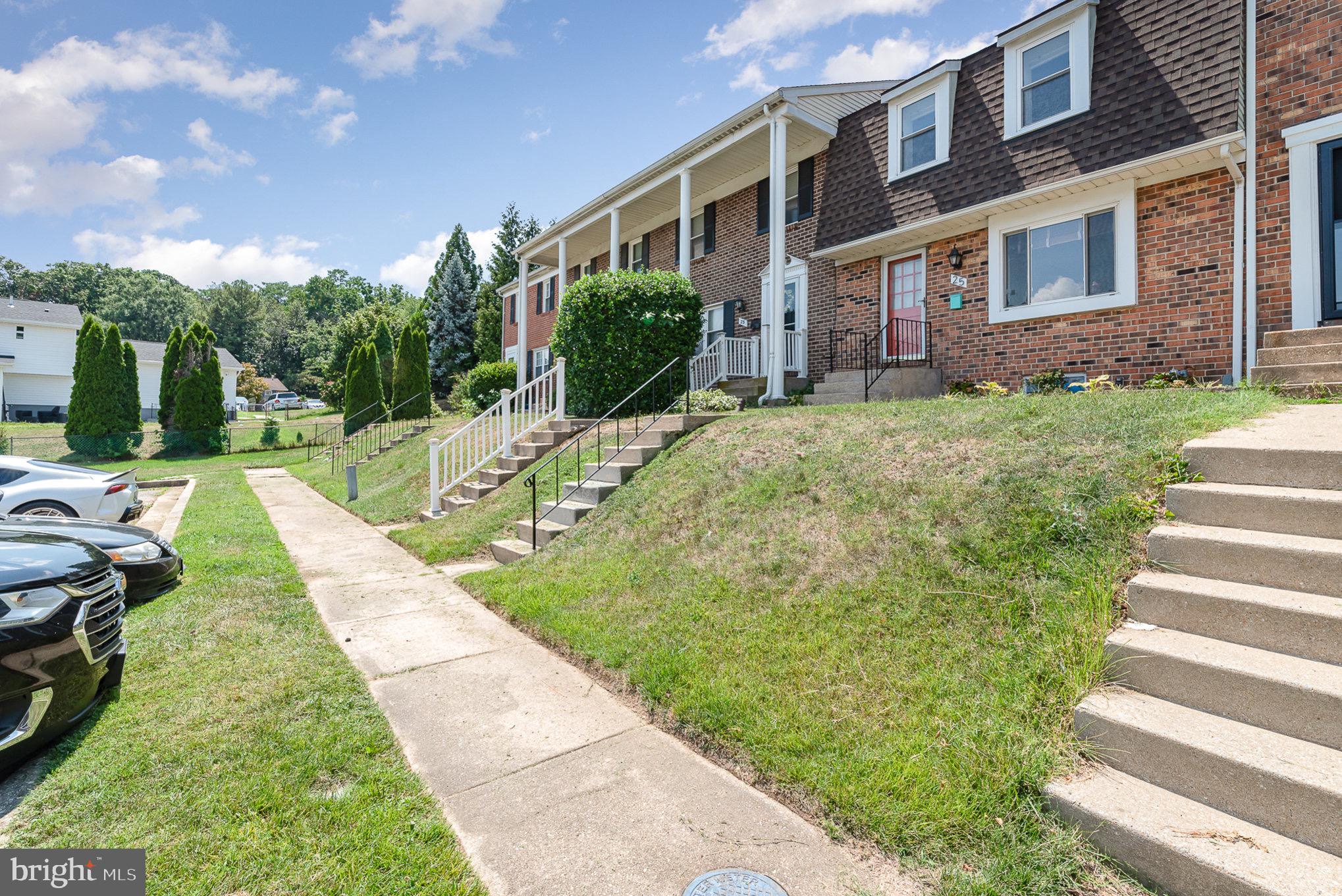 TOWN & COUNTRY APARTMENTS CARNEY - Residential Lease