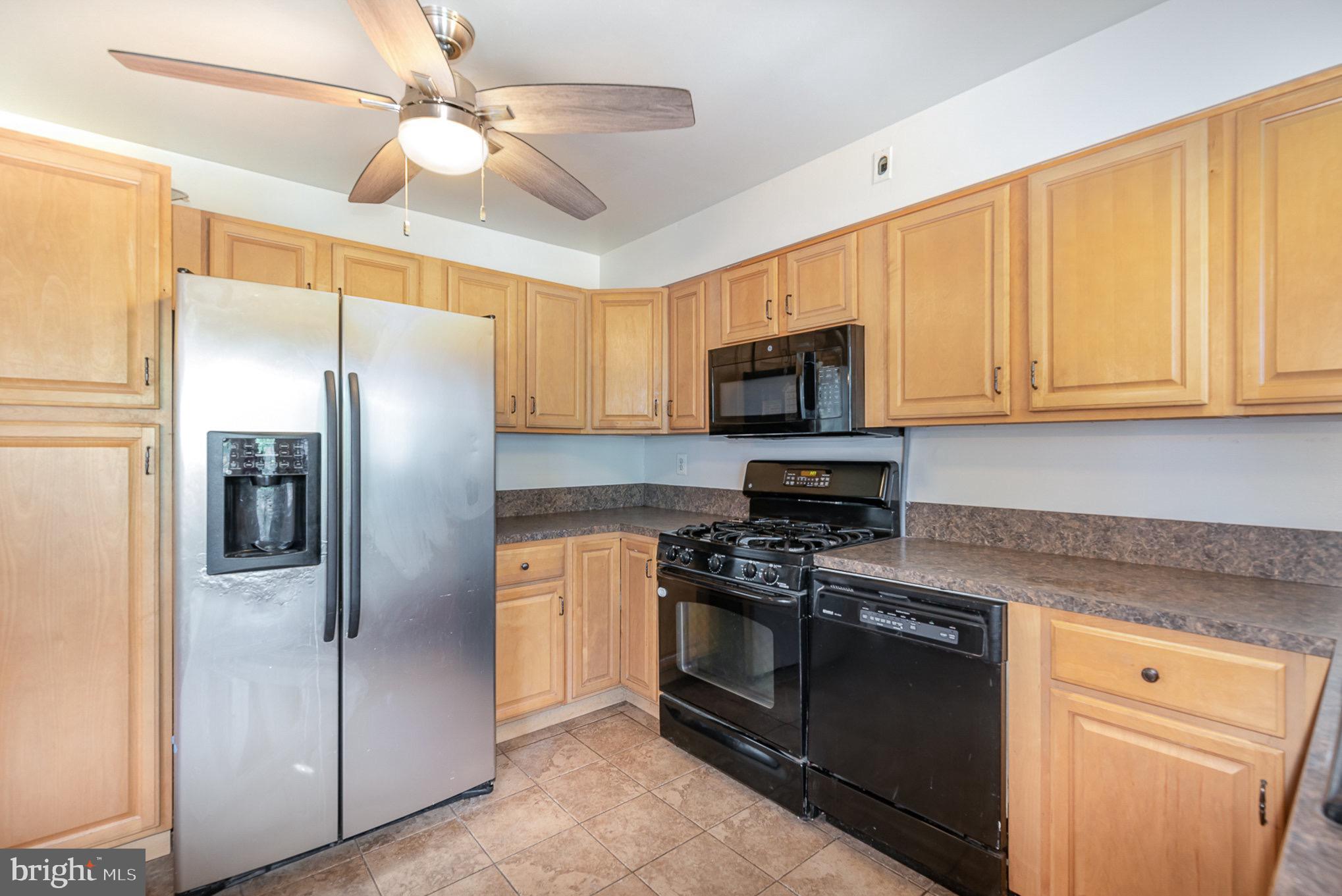 TOWN & COUNTRY APARTMENTS CARNEY - Residential Lease