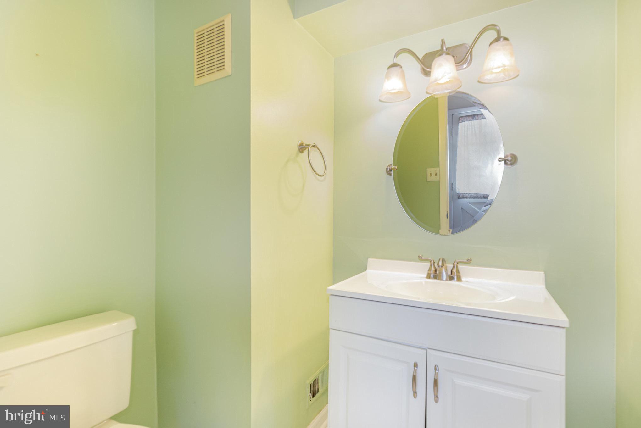 TOWN & COUNTRY APARTMENTS CARNEY - Residential Lease