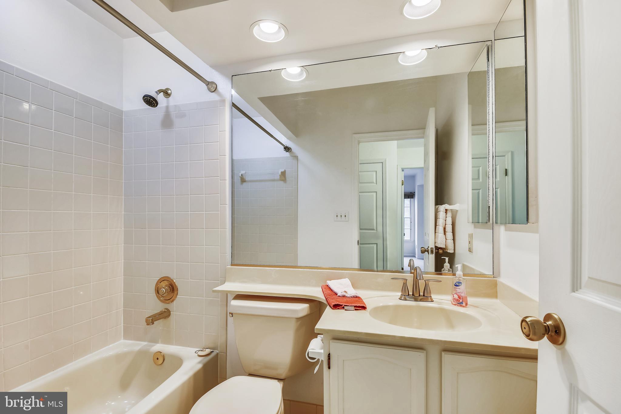 RIVA TRACE - Residential