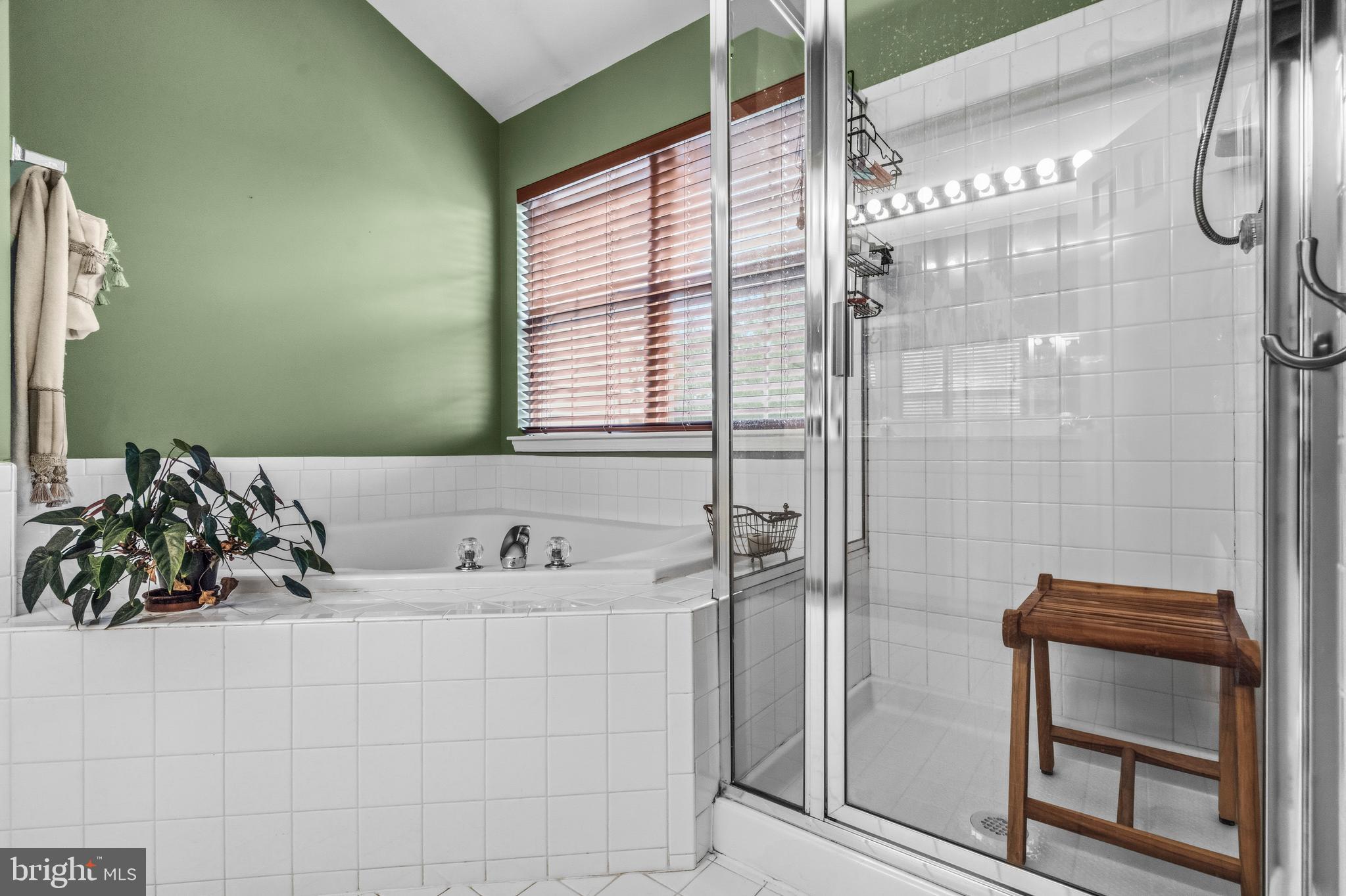 NORTHLAKE - Residential