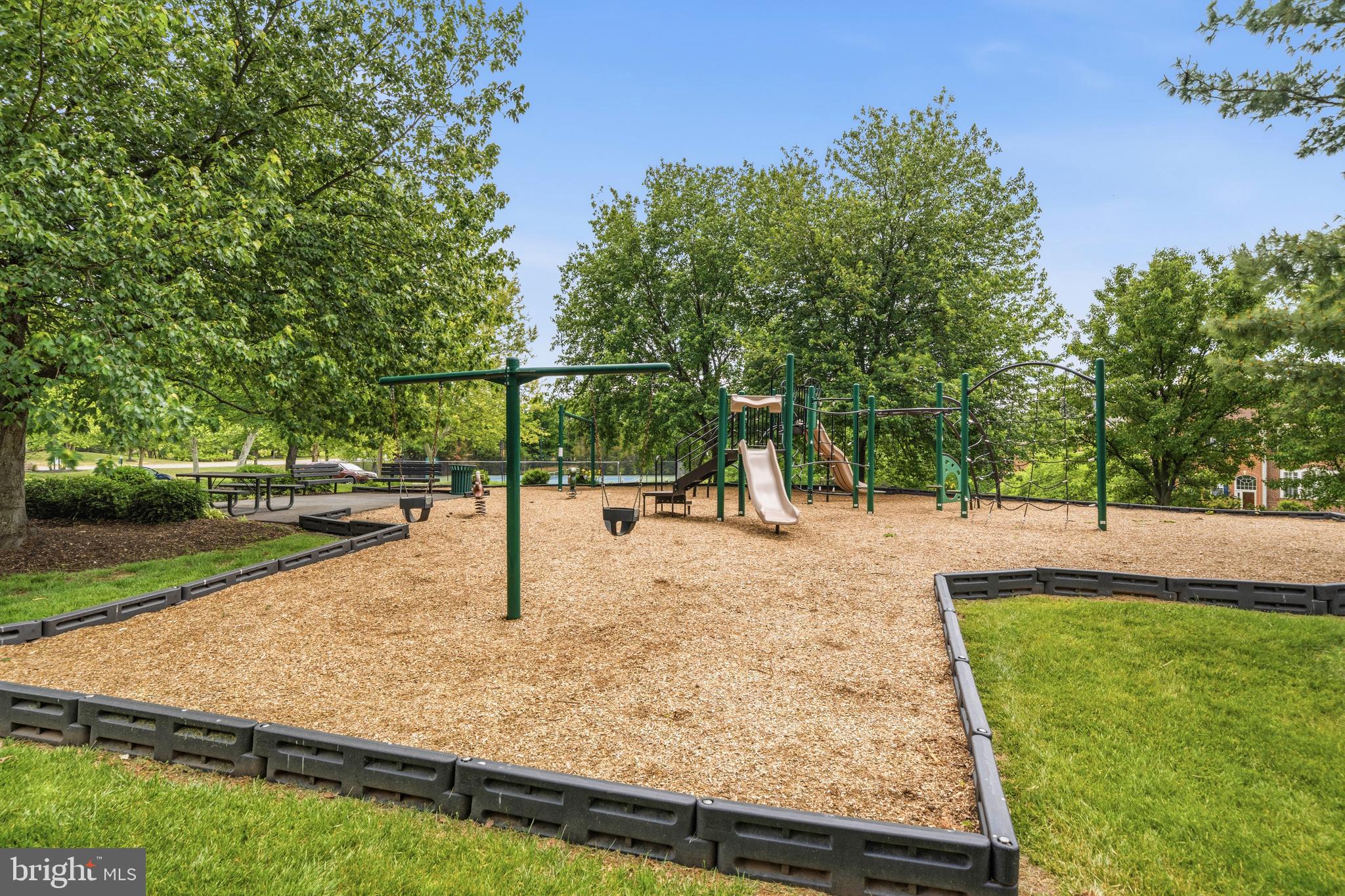 NORTHLAKE - Residential
