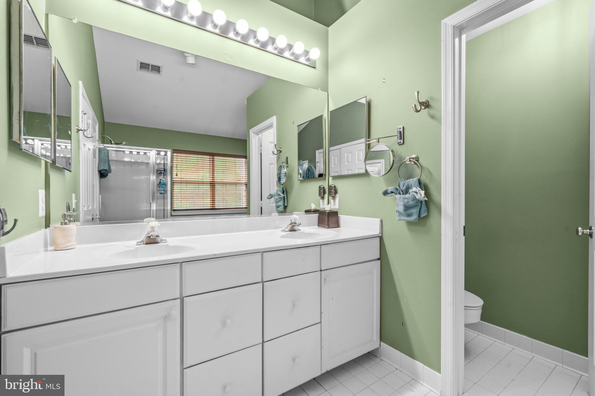 NORTHLAKE - Residential