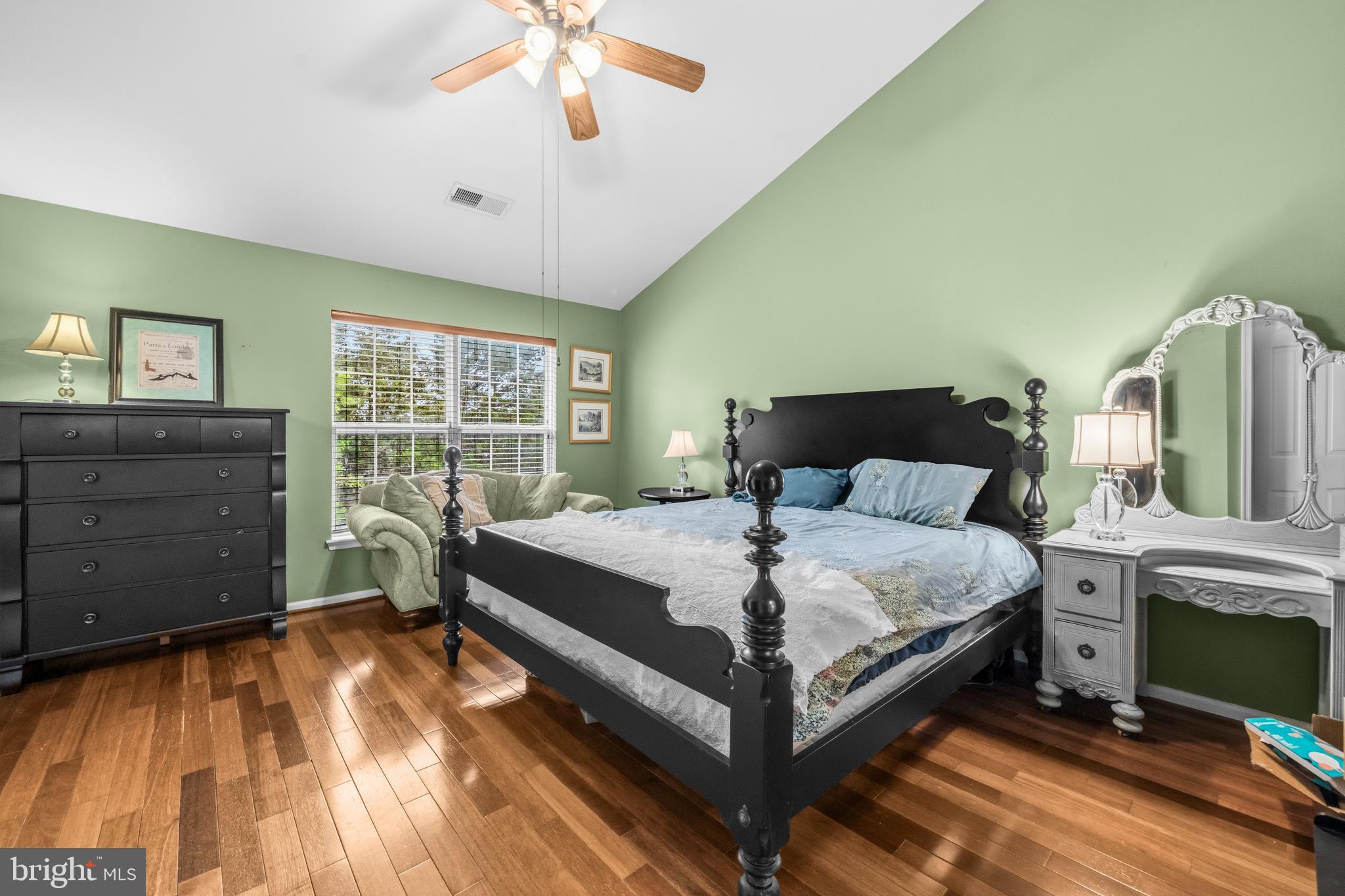 NORTHLAKE - Residential