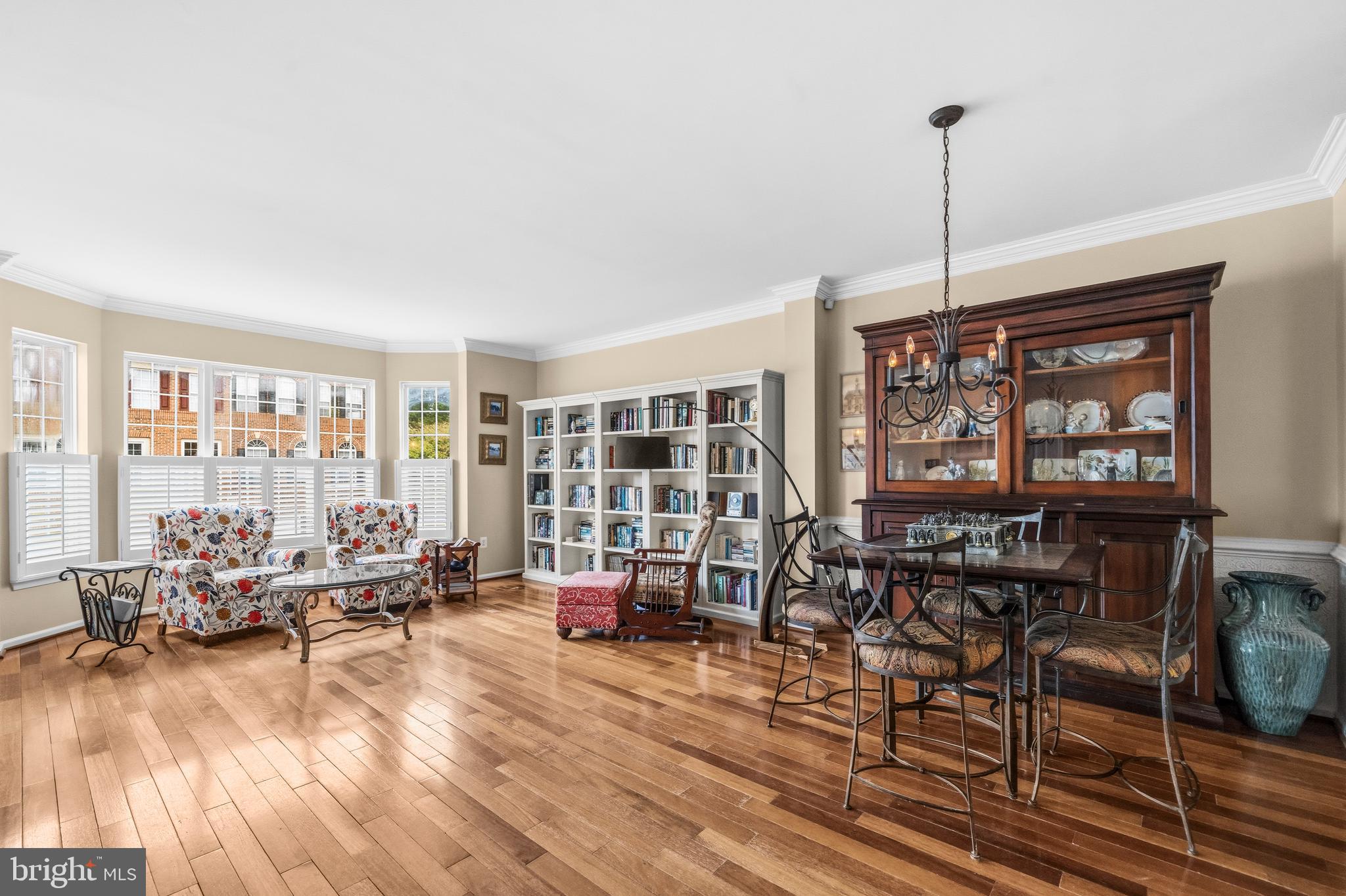 NORTHLAKE - Residential