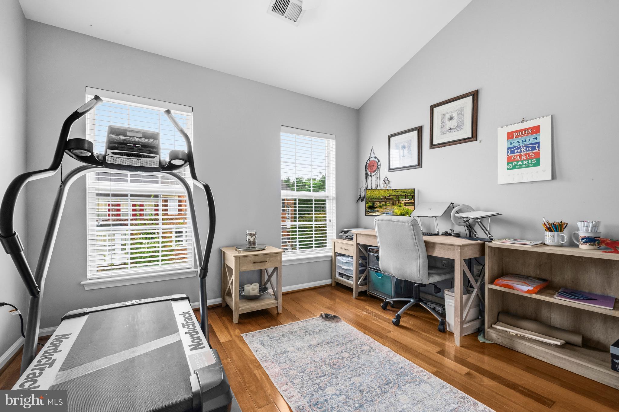 NORTHLAKE - Residential