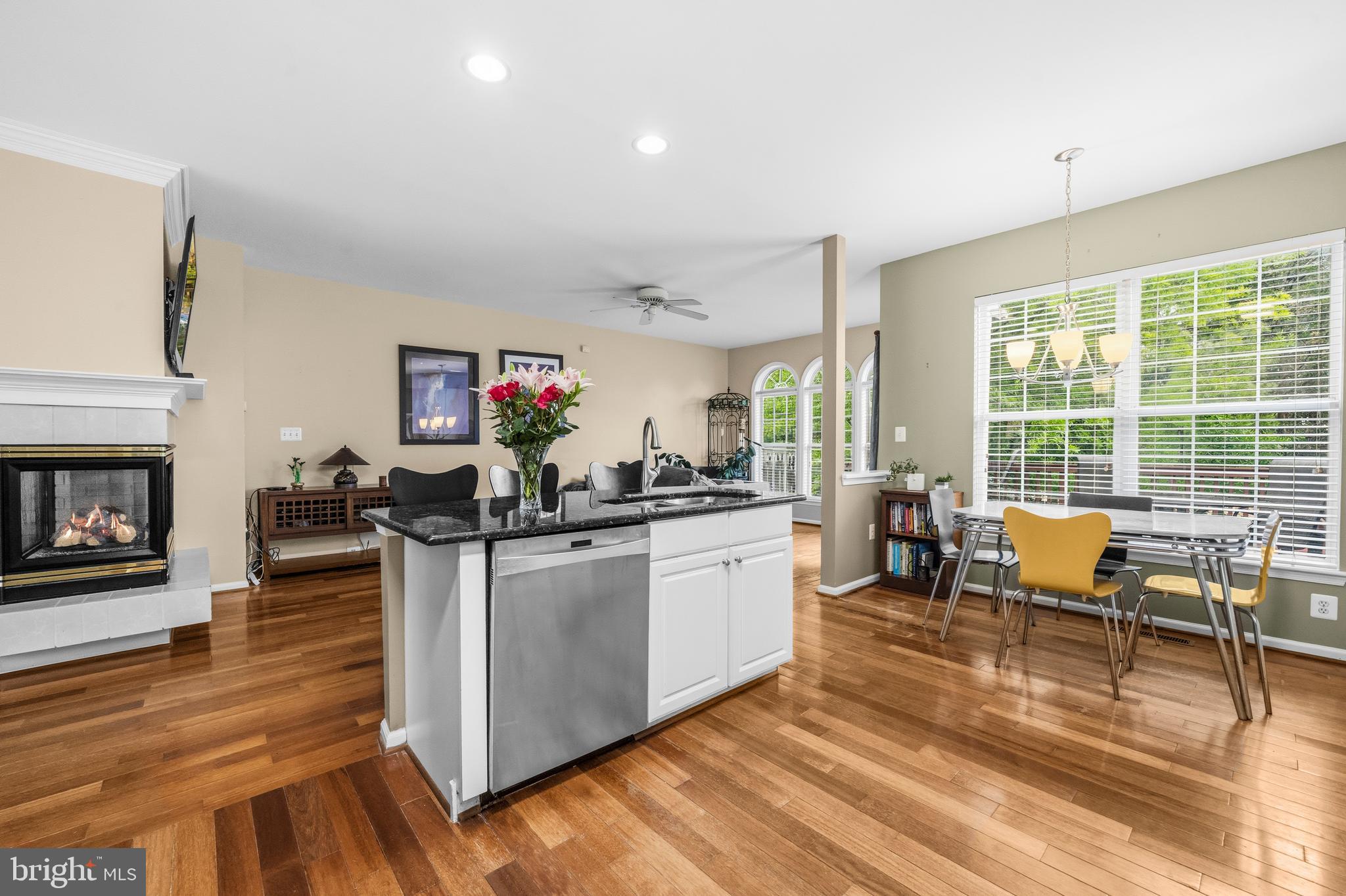 NORTHLAKE - Residential