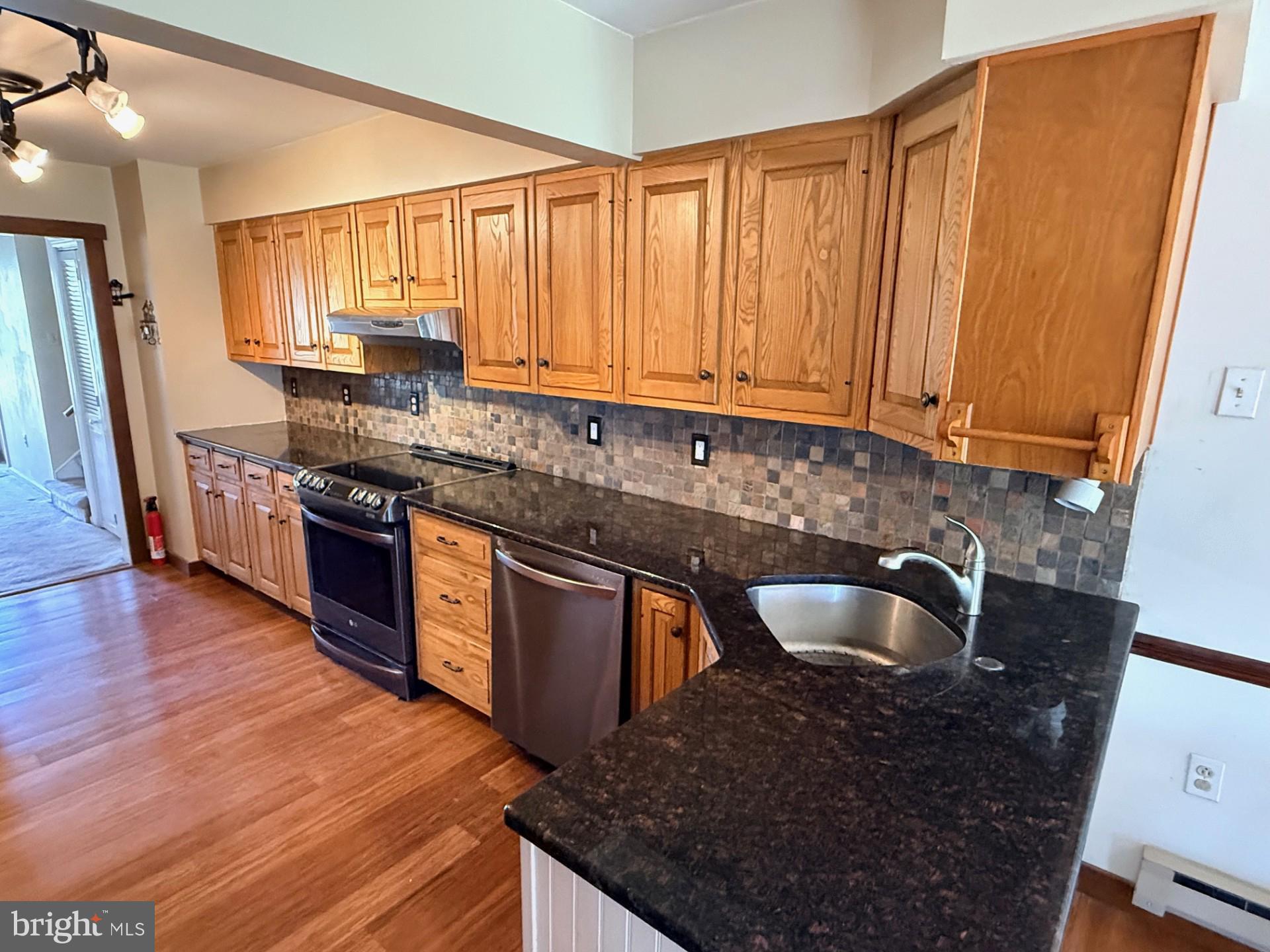 WILLOW MANOR - Residential