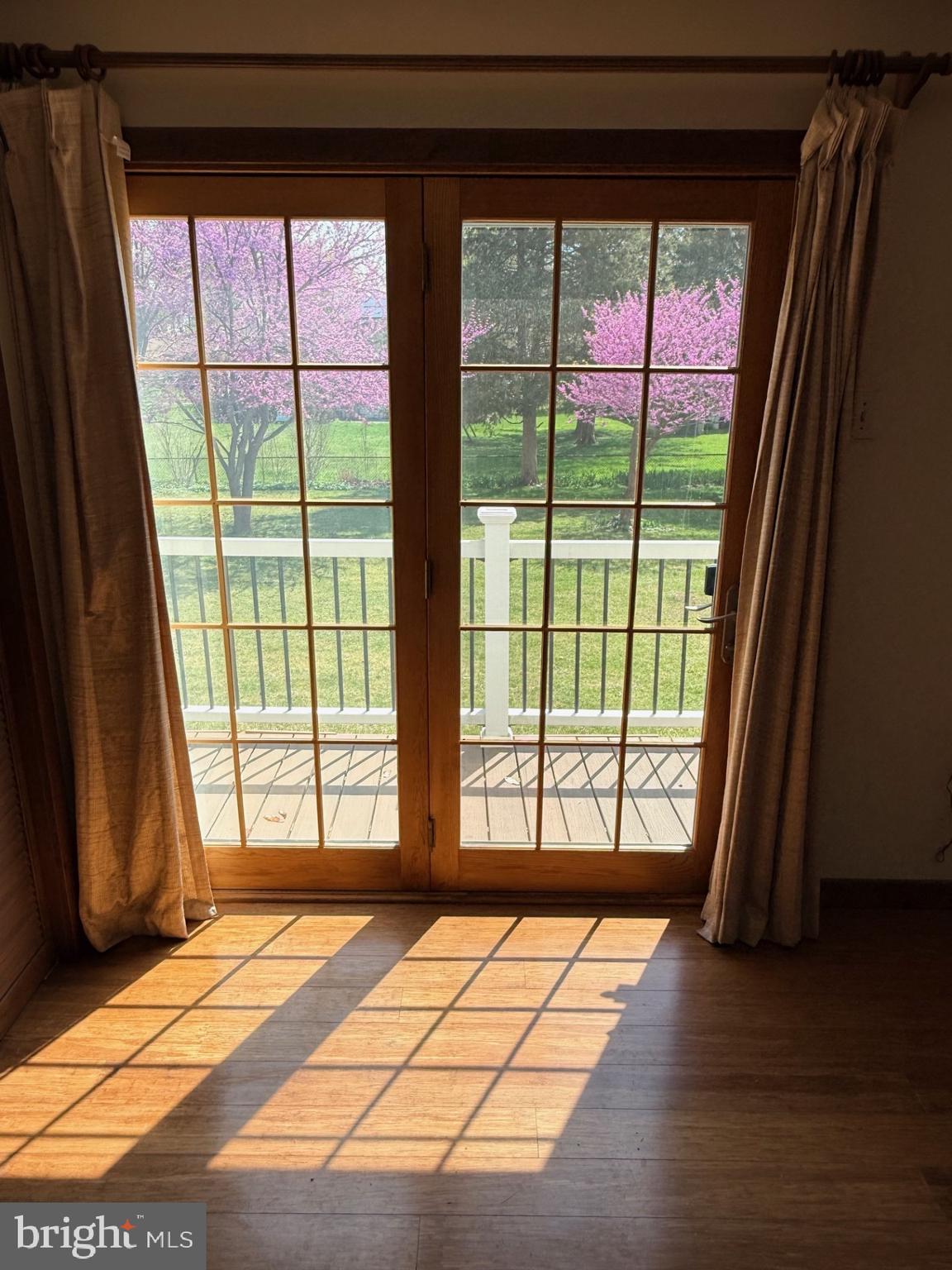 WILLOW MANOR - Residential