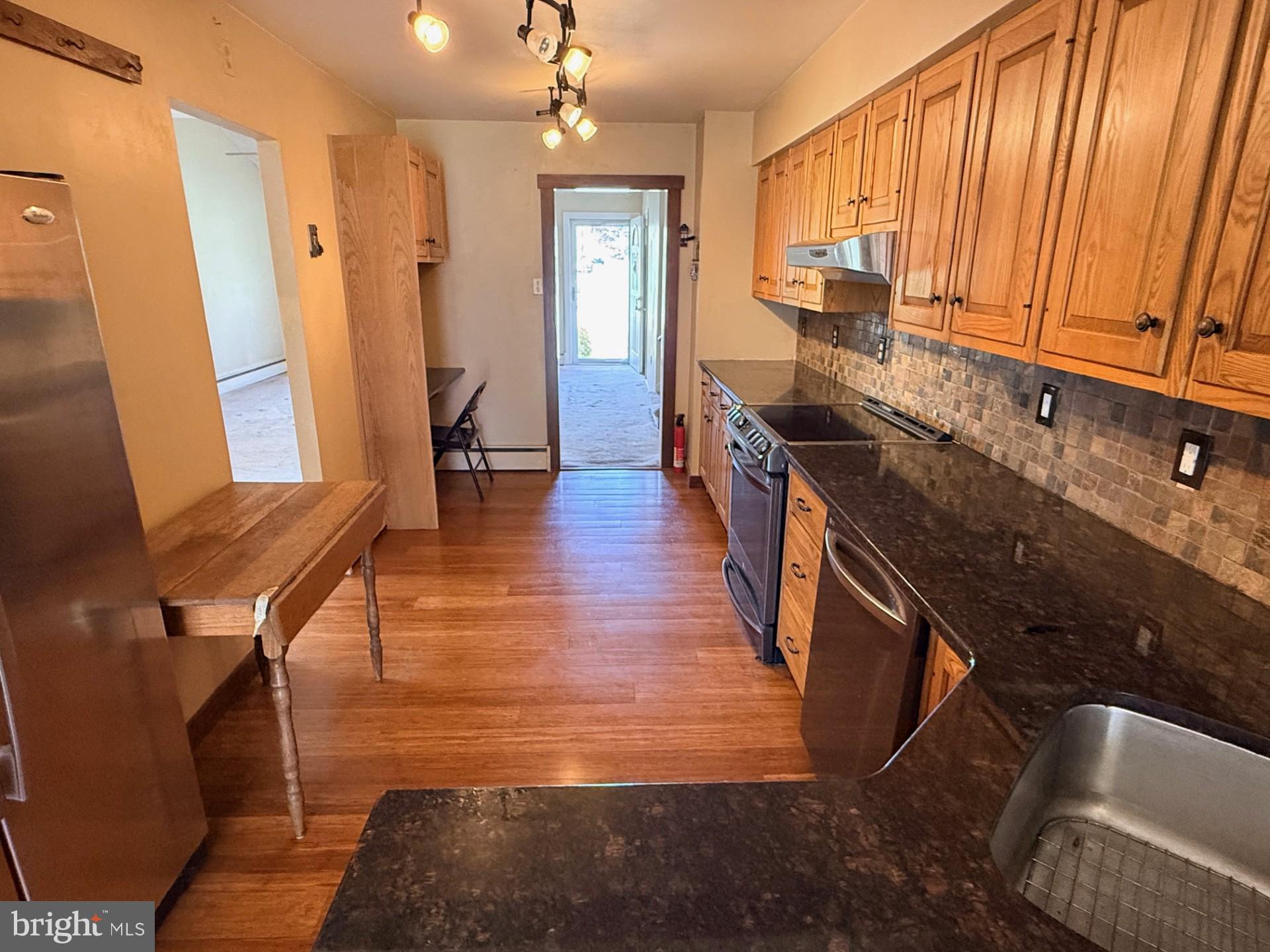 WILLOW MANOR - Residential