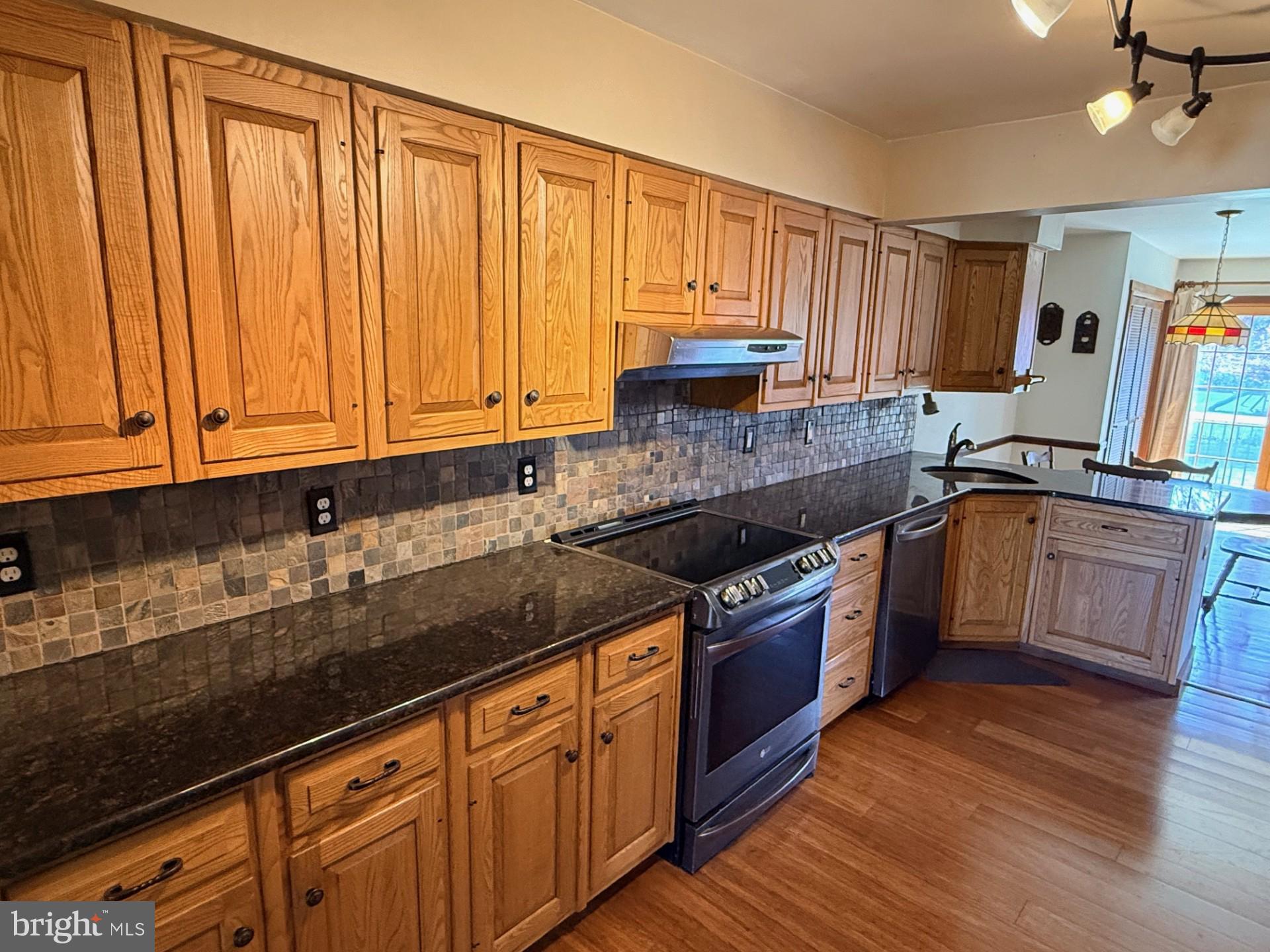 WILLOW MANOR - Residential