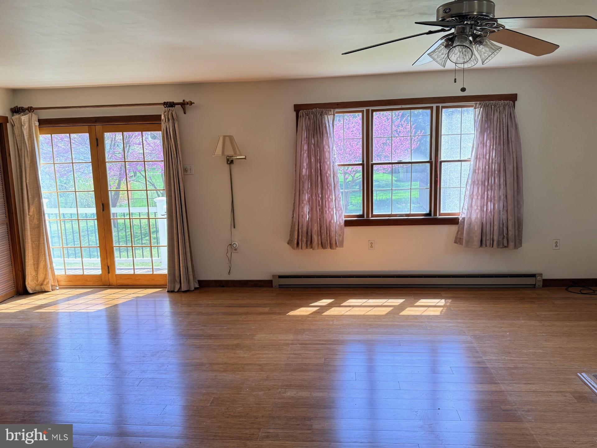 WILLOW MANOR - Residential