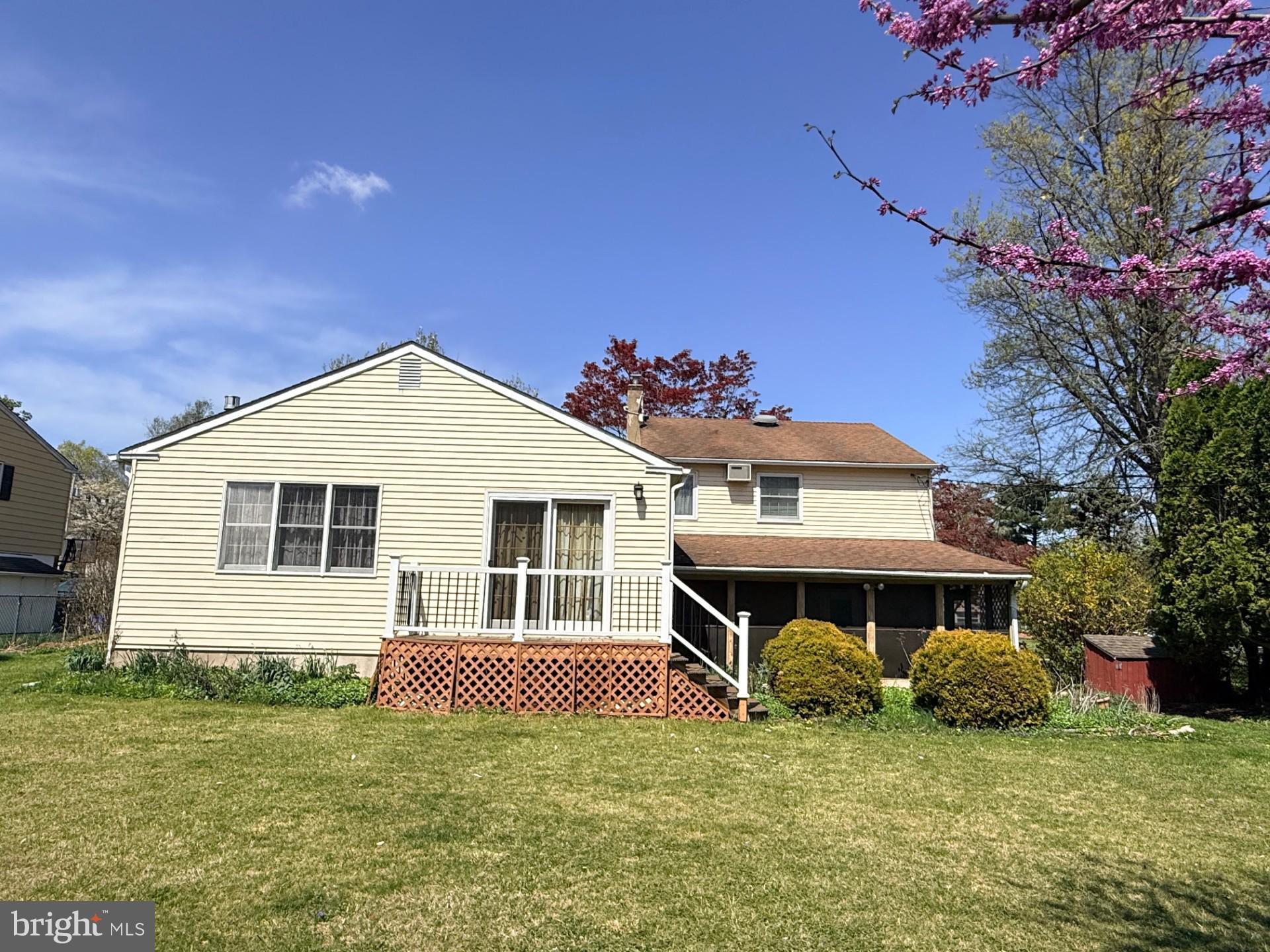 WILLOW MANOR - Residential