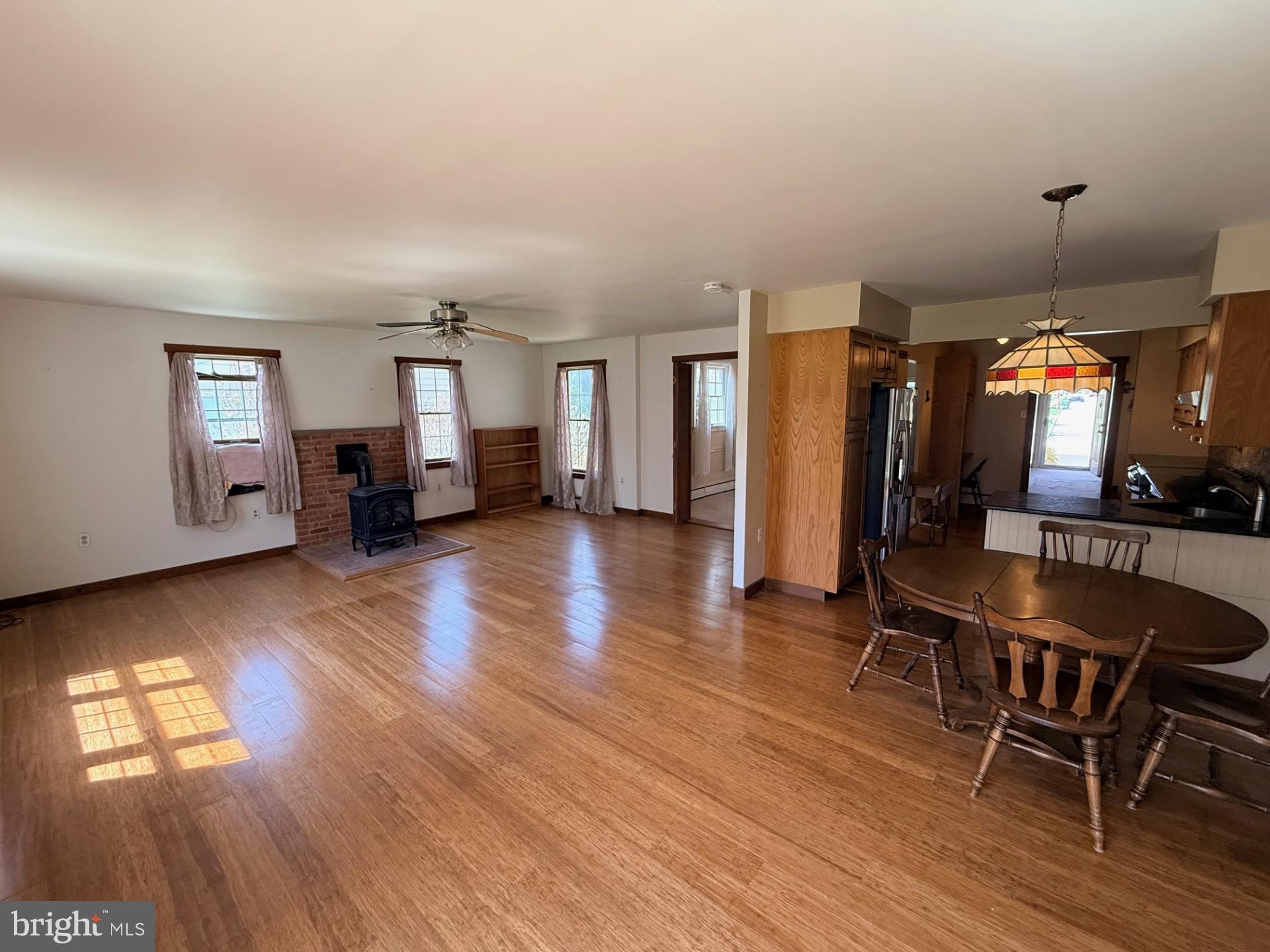 WILLOW MANOR - Residential