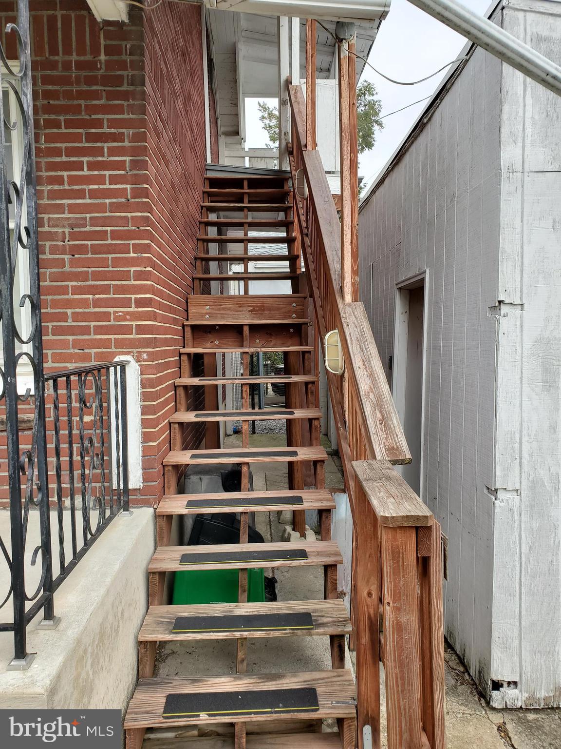 YORK CITY - Residential Income