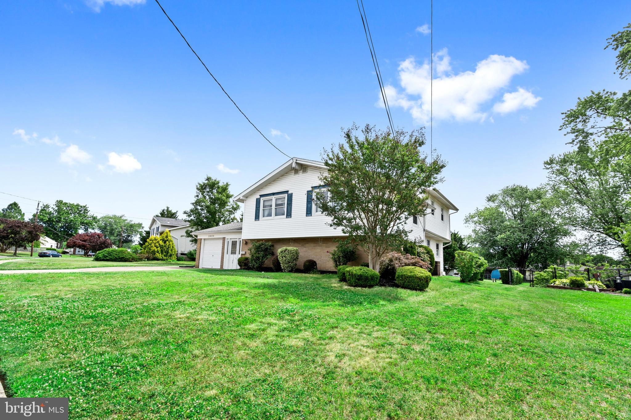 2404 ARDEN ROAD