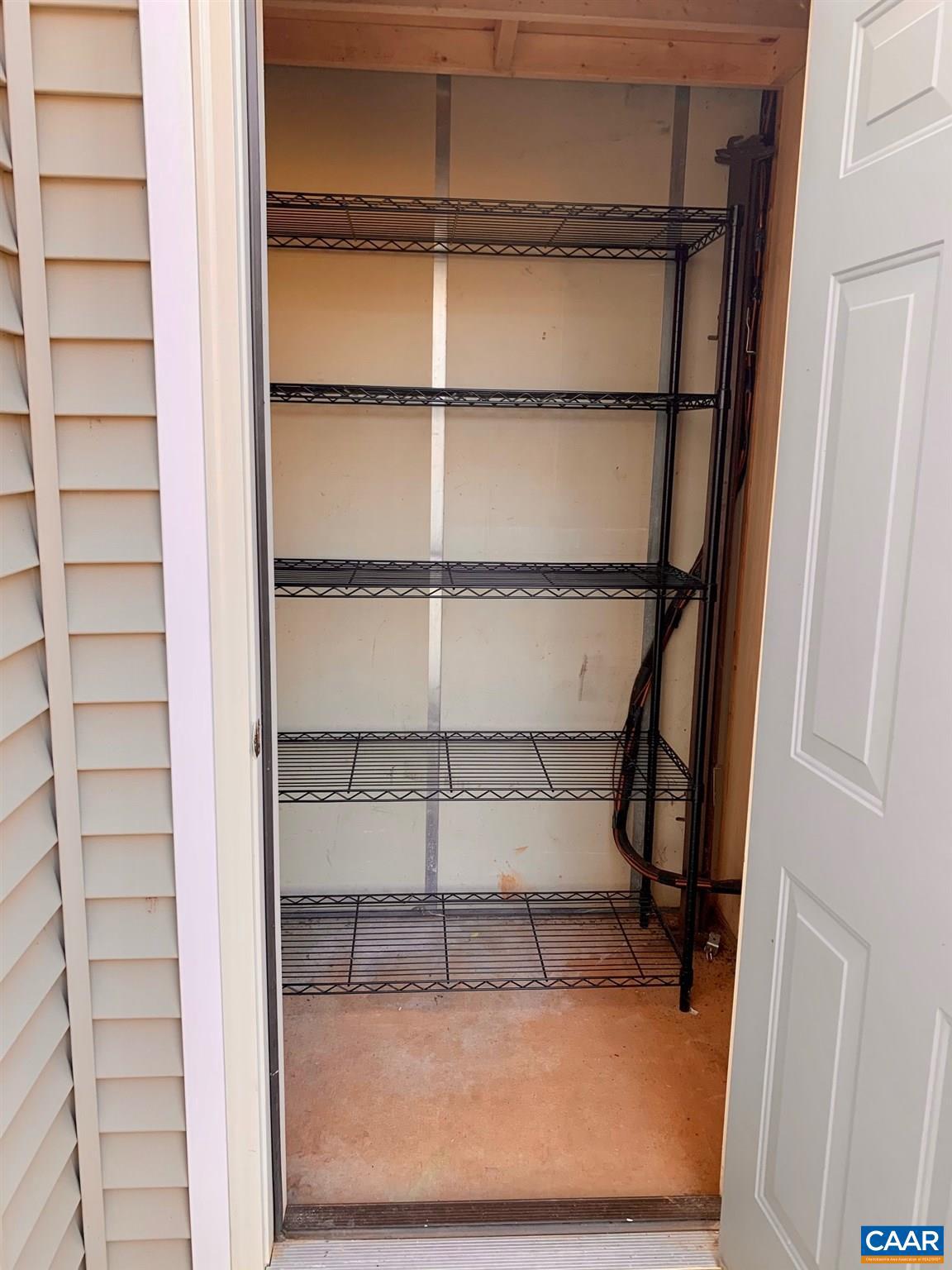 HOLLYMEAD - Residential Lease