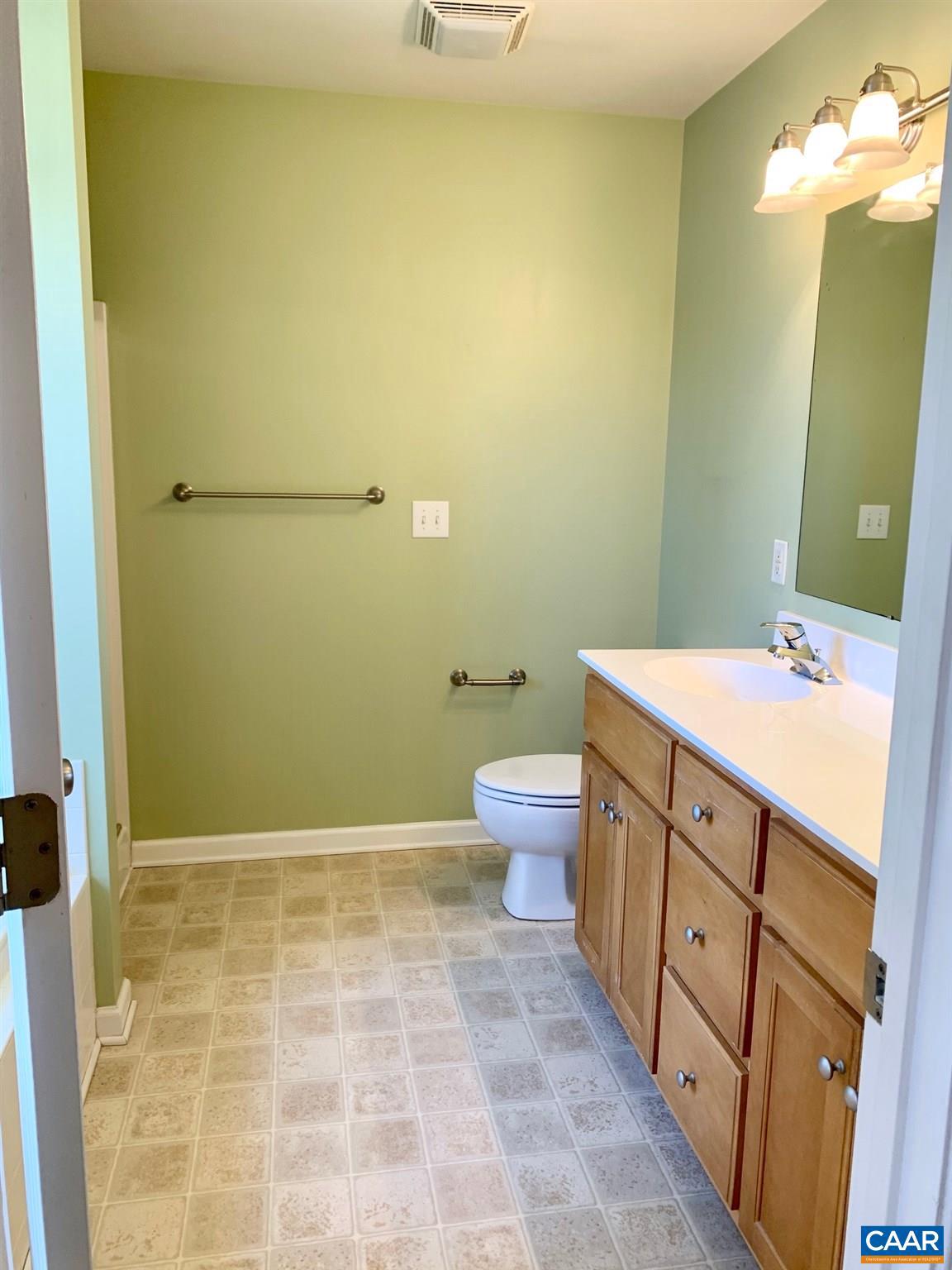 HOLLYMEAD - Residential Lease