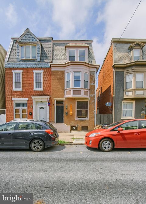 Townhouse For Sale - 232 Peffer Street<br/> Dauphin County, HARRISBURG, PA 17102