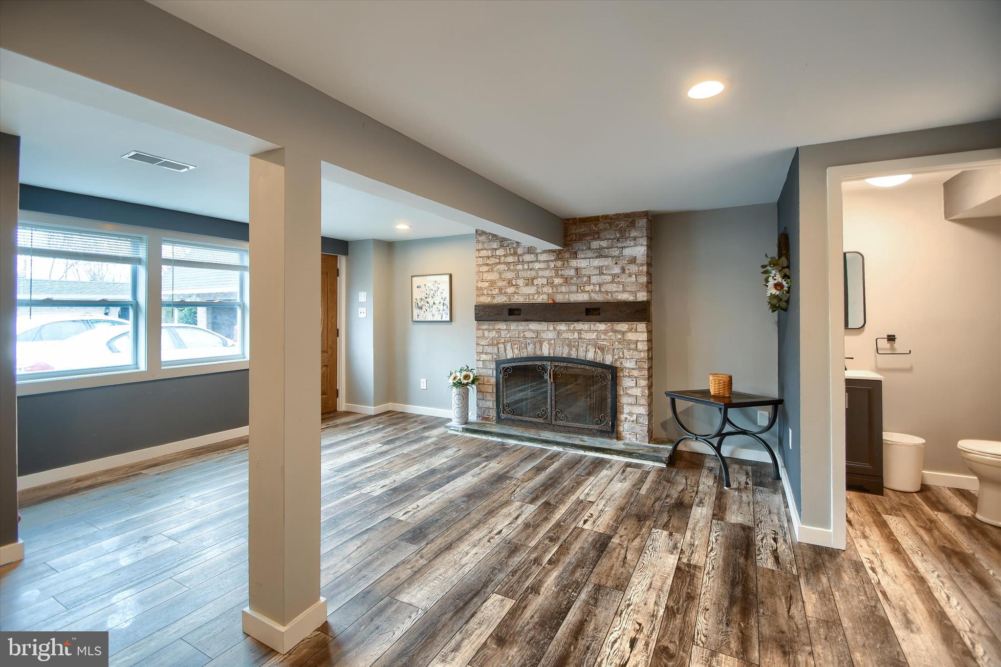 YORKTOWN CROSSING - Residential