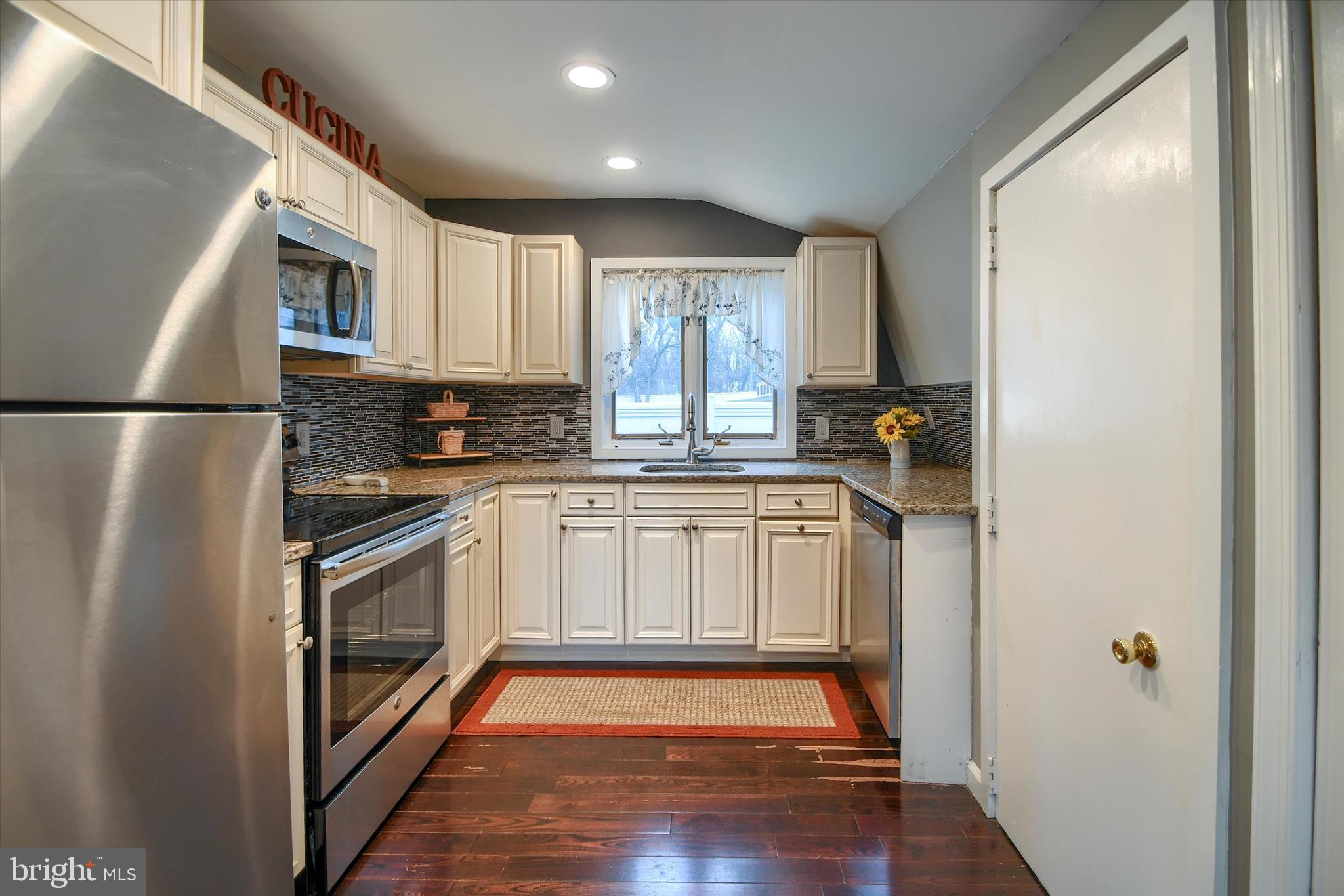 YORKTOWN CROSSING - Residential