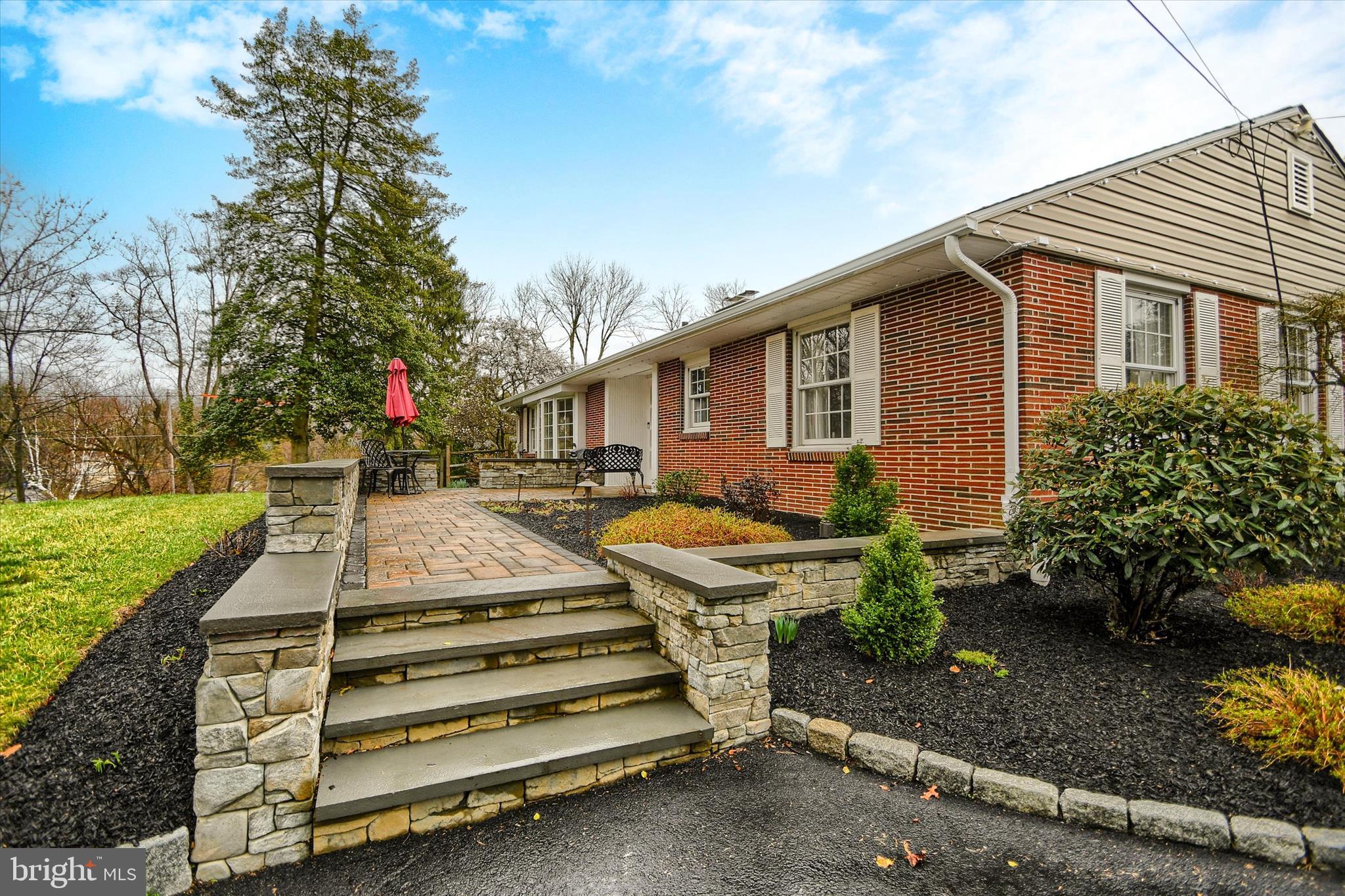 YORKTOWN CROSSING - Residential