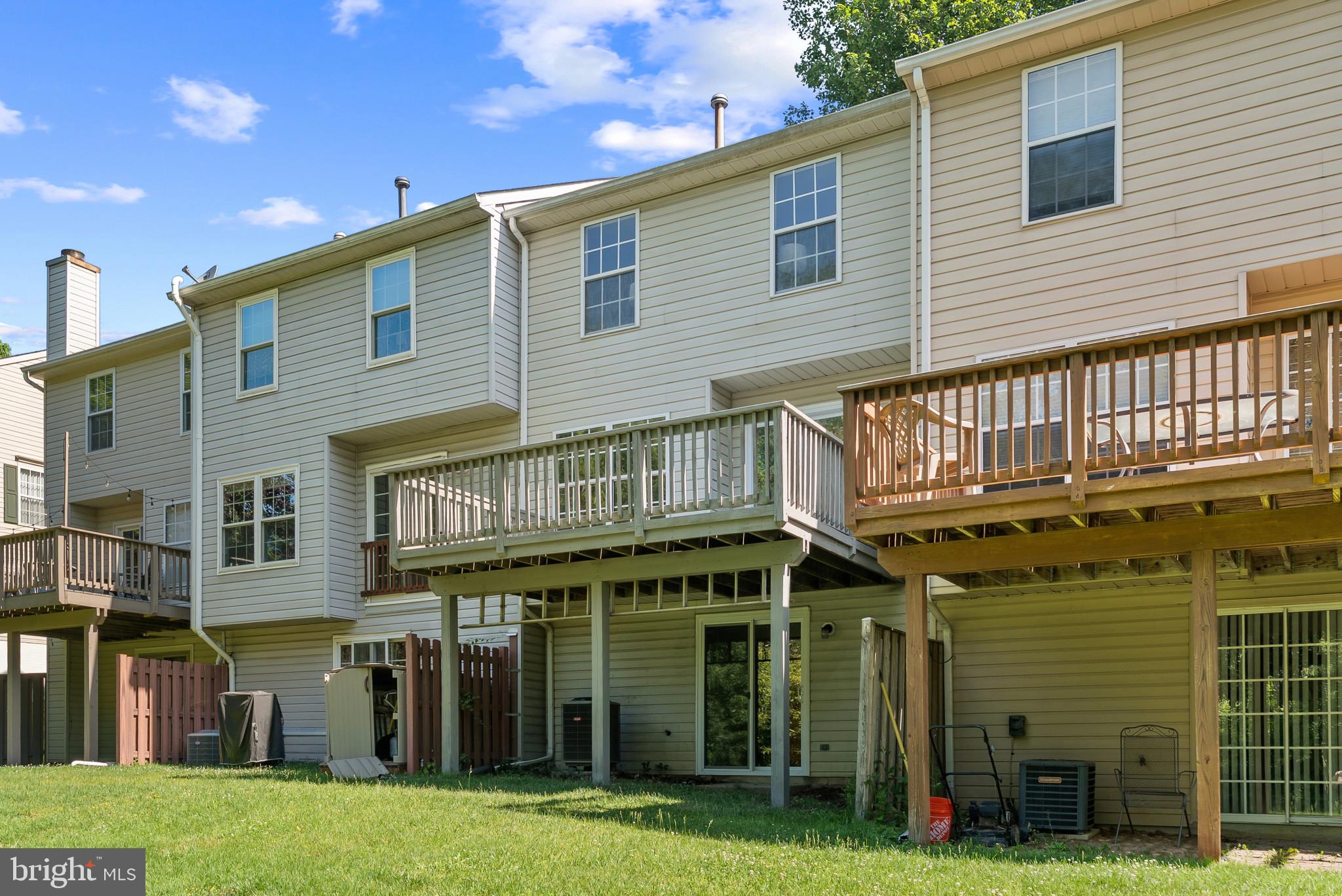 HUNTERS CROSSING - Residential