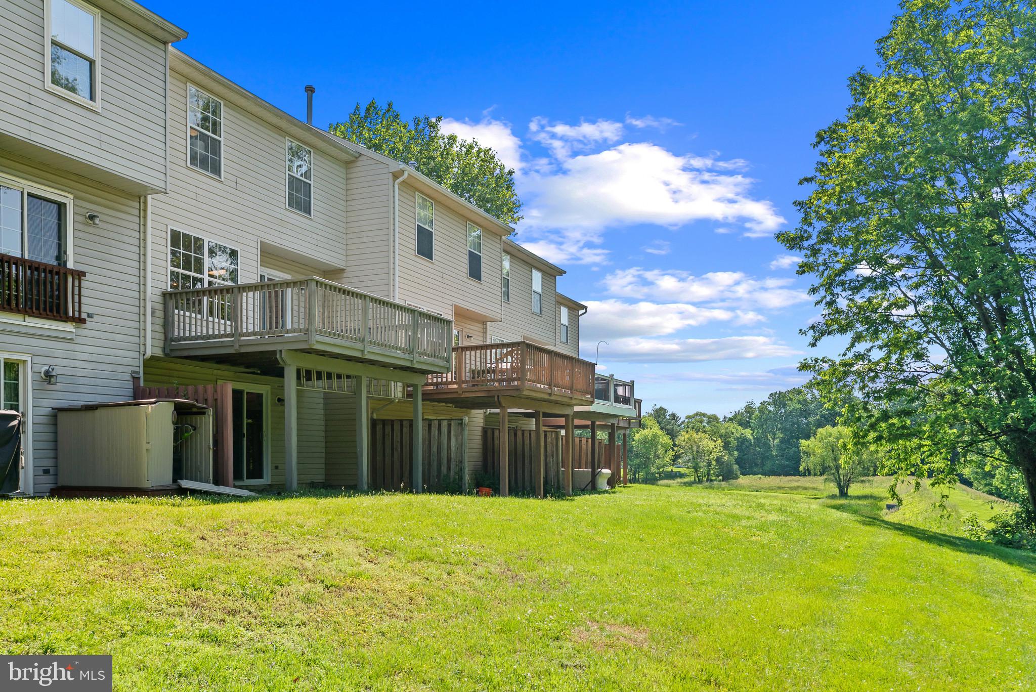 HUNTERS CROSSING - Residential