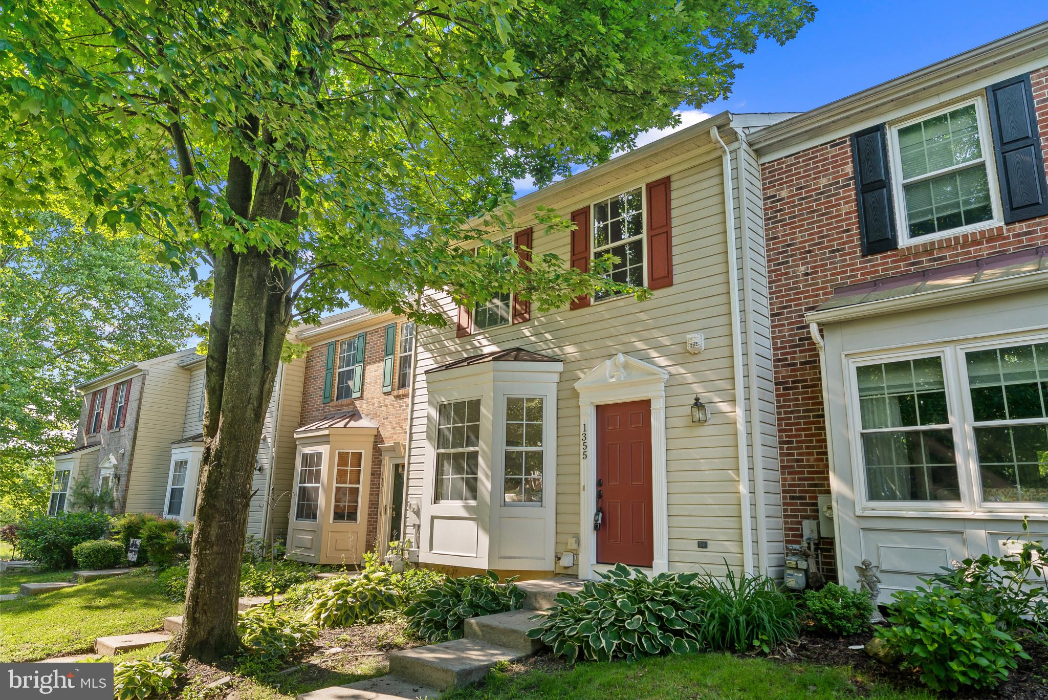 HUNTERS CROSSING - Residential