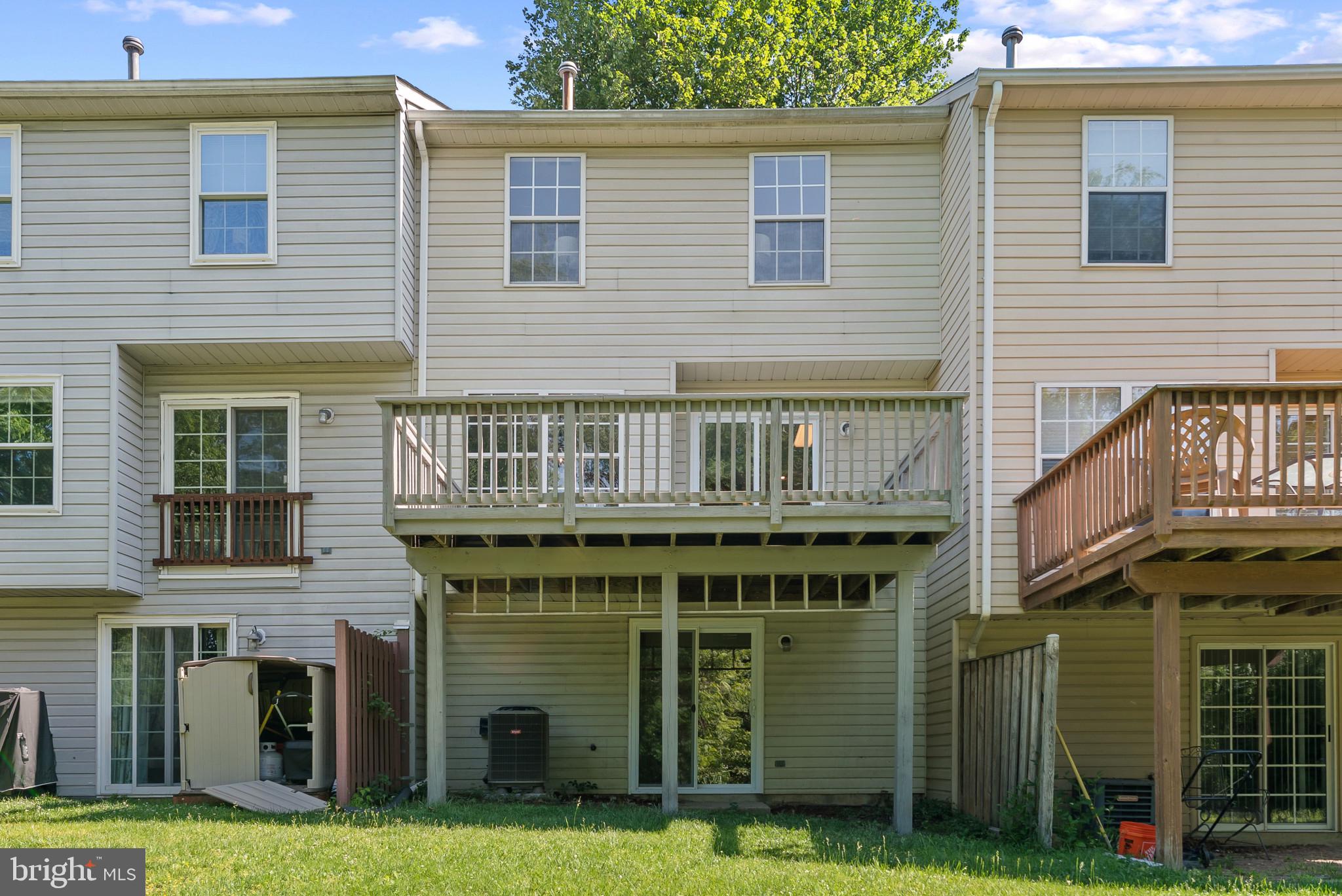 HUNTERS CROSSING - Residential