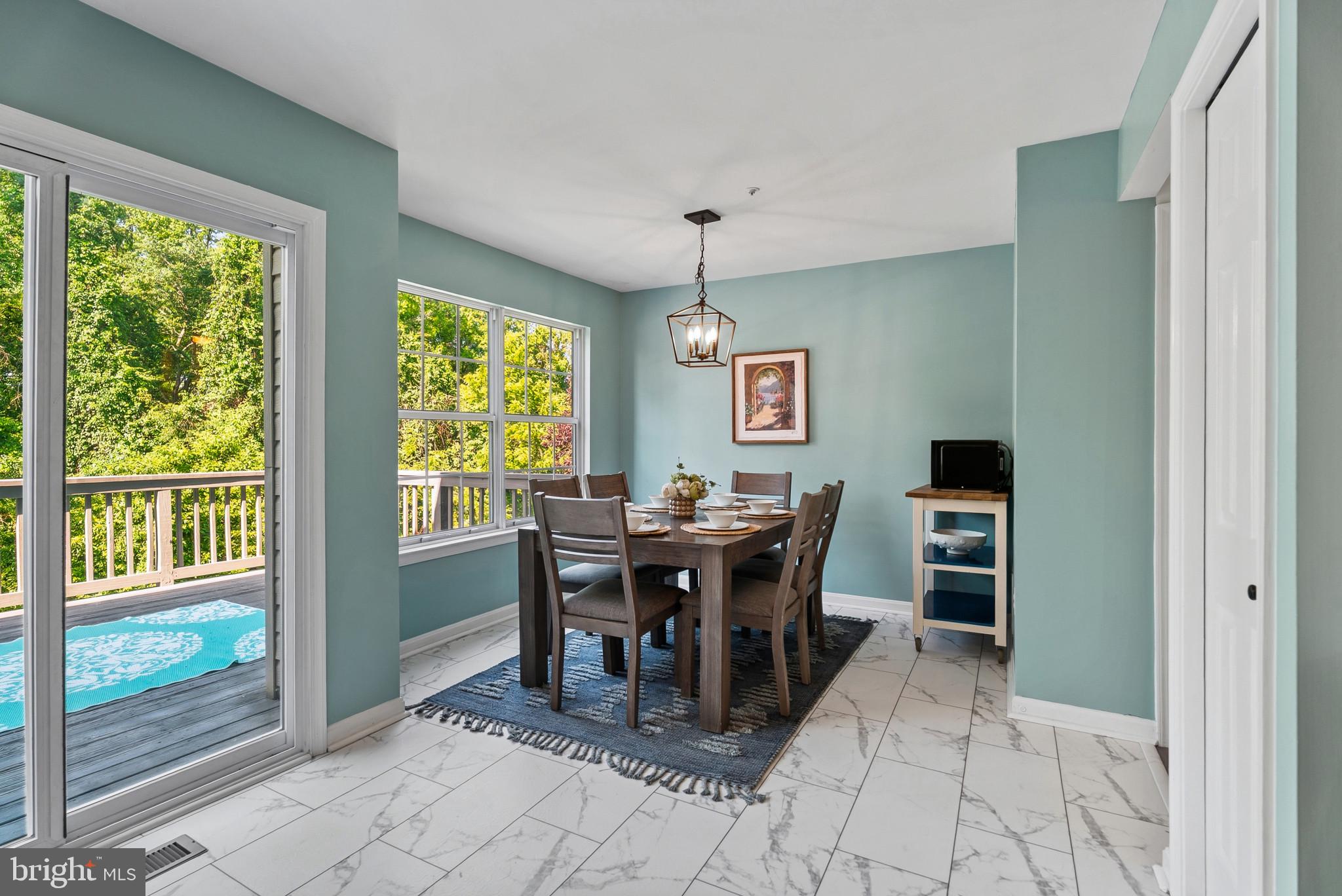 HUNTERS CROSSING - Residential