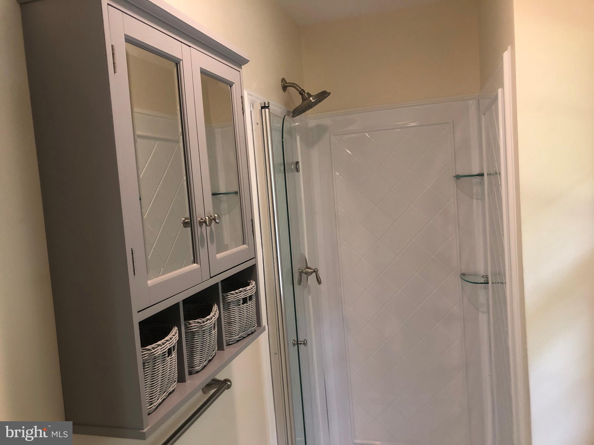 VALLEVUE - Residential Lease