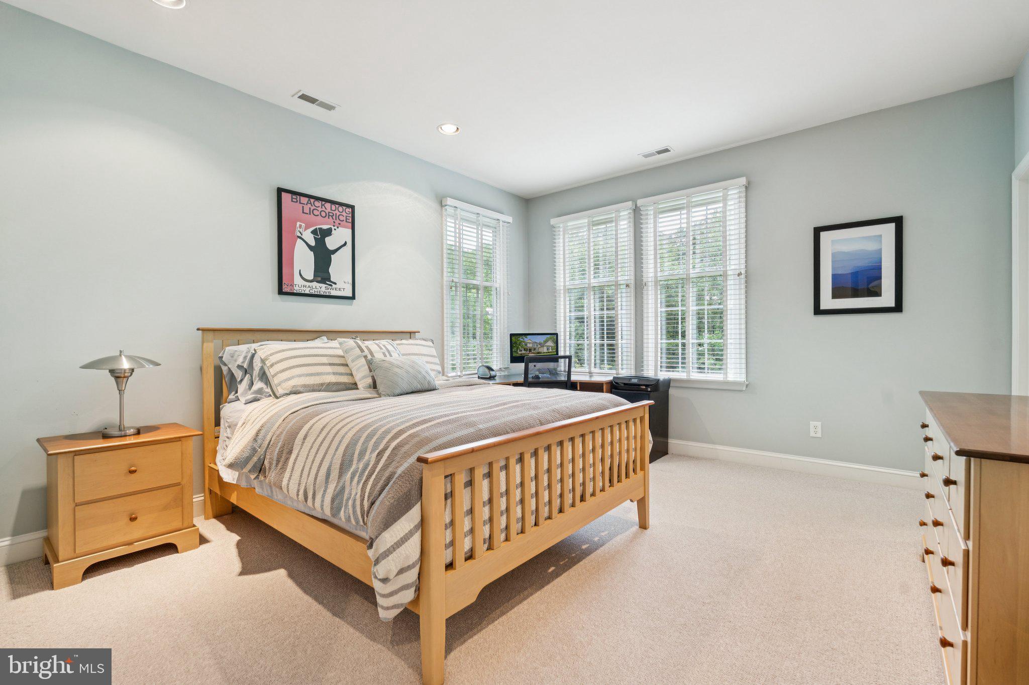 MIDSUMMER HILL - Residential