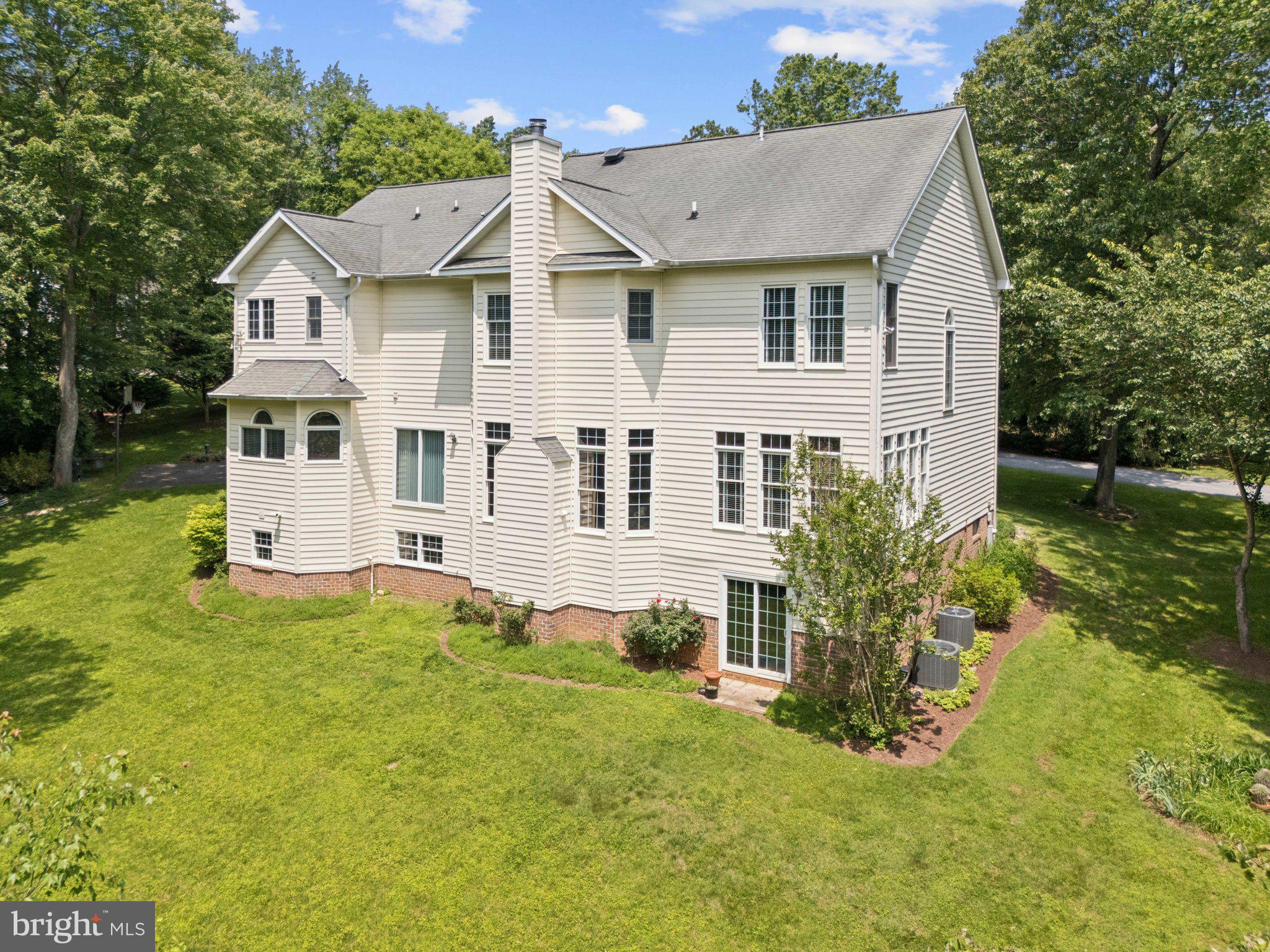 MIDSUMMER HILL - Residential