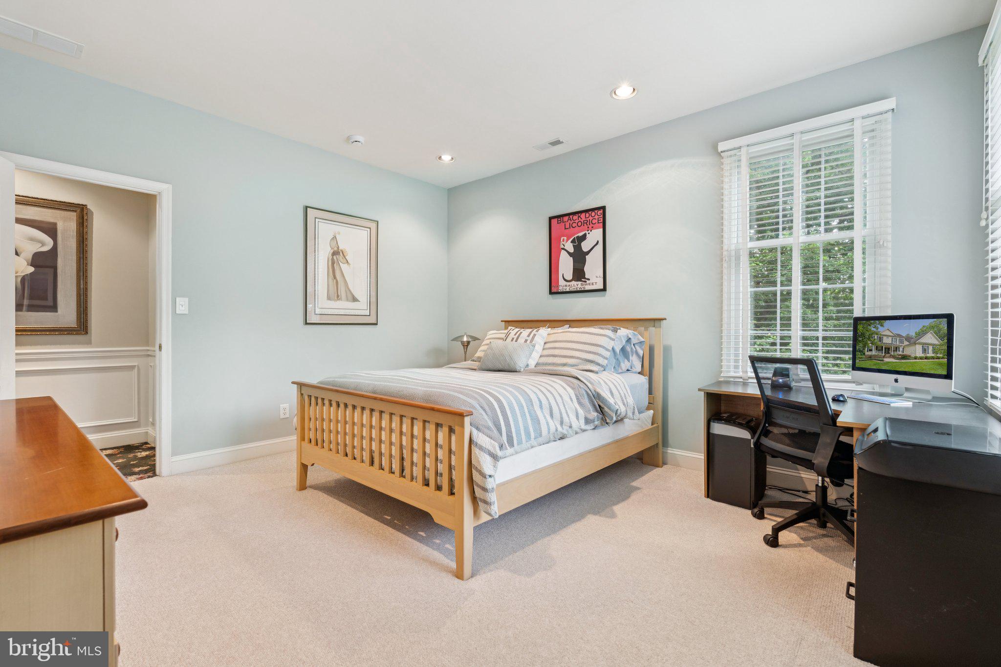 MIDSUMMER HILL - Residential