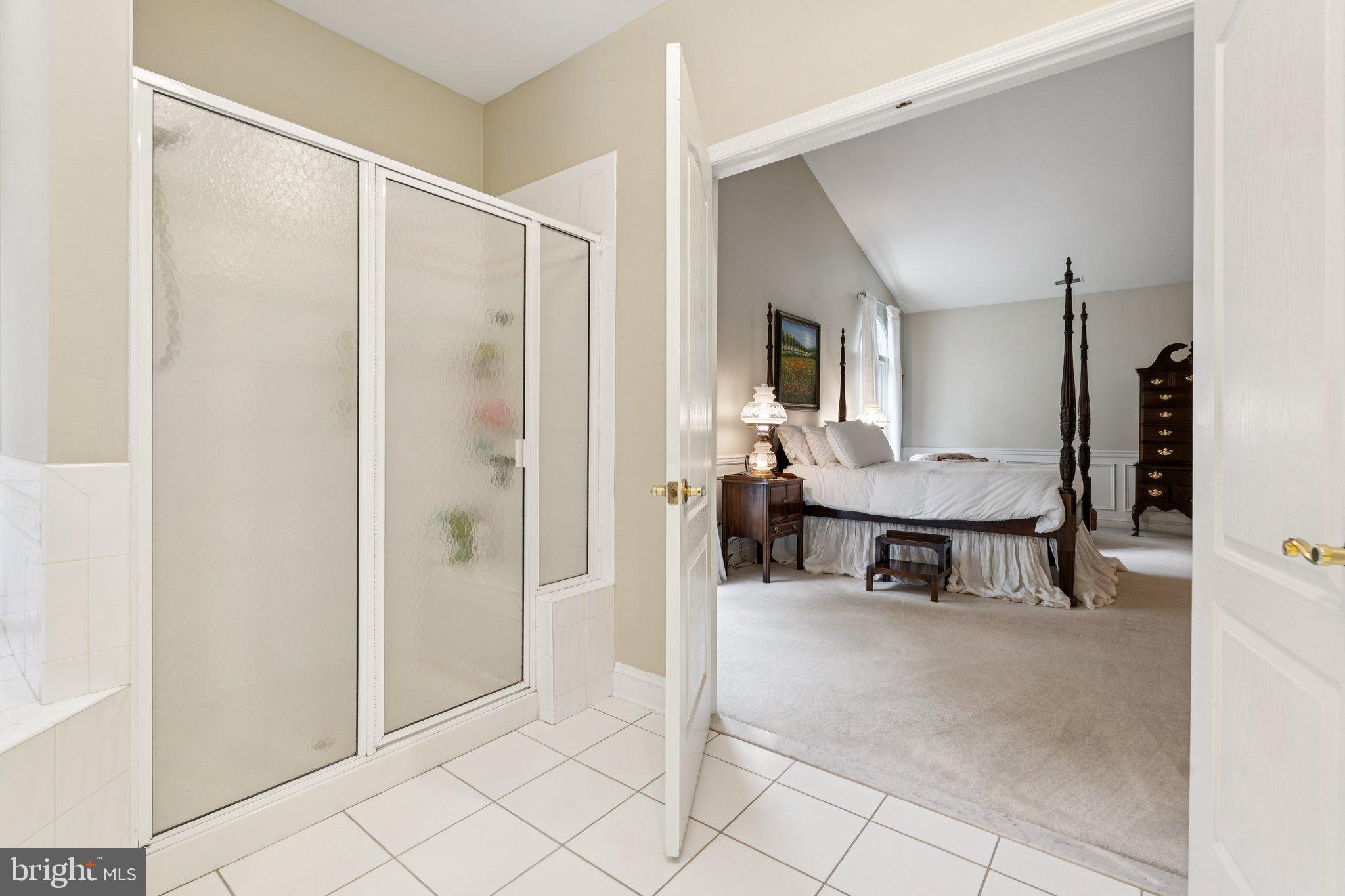 MIDSUMMER HILL - Residential