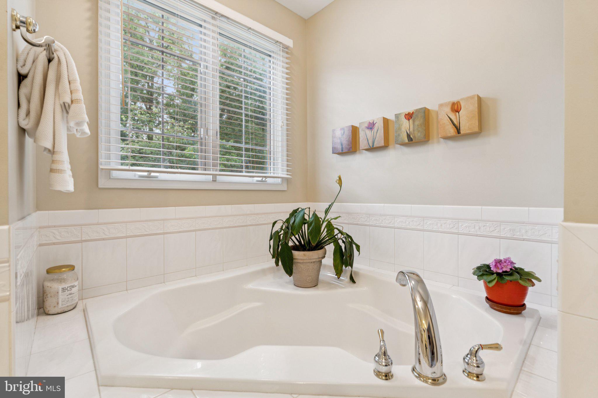 MIDSUMMER HILL - Residential