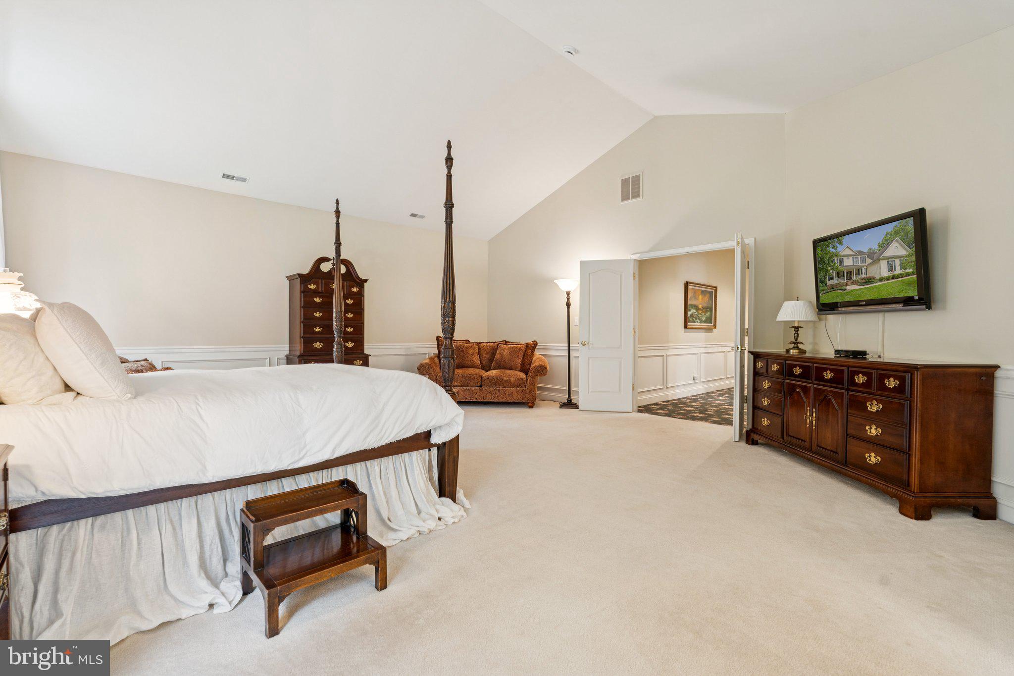 MIDSUMMER HILL - Residential