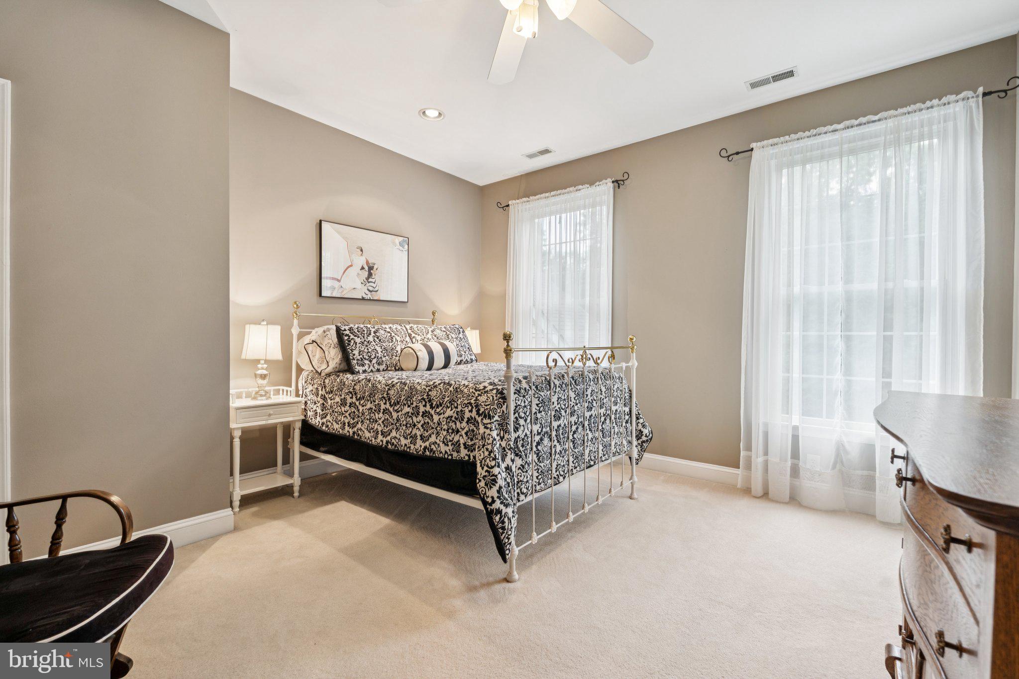 MIDSUMMER HILL - Residential