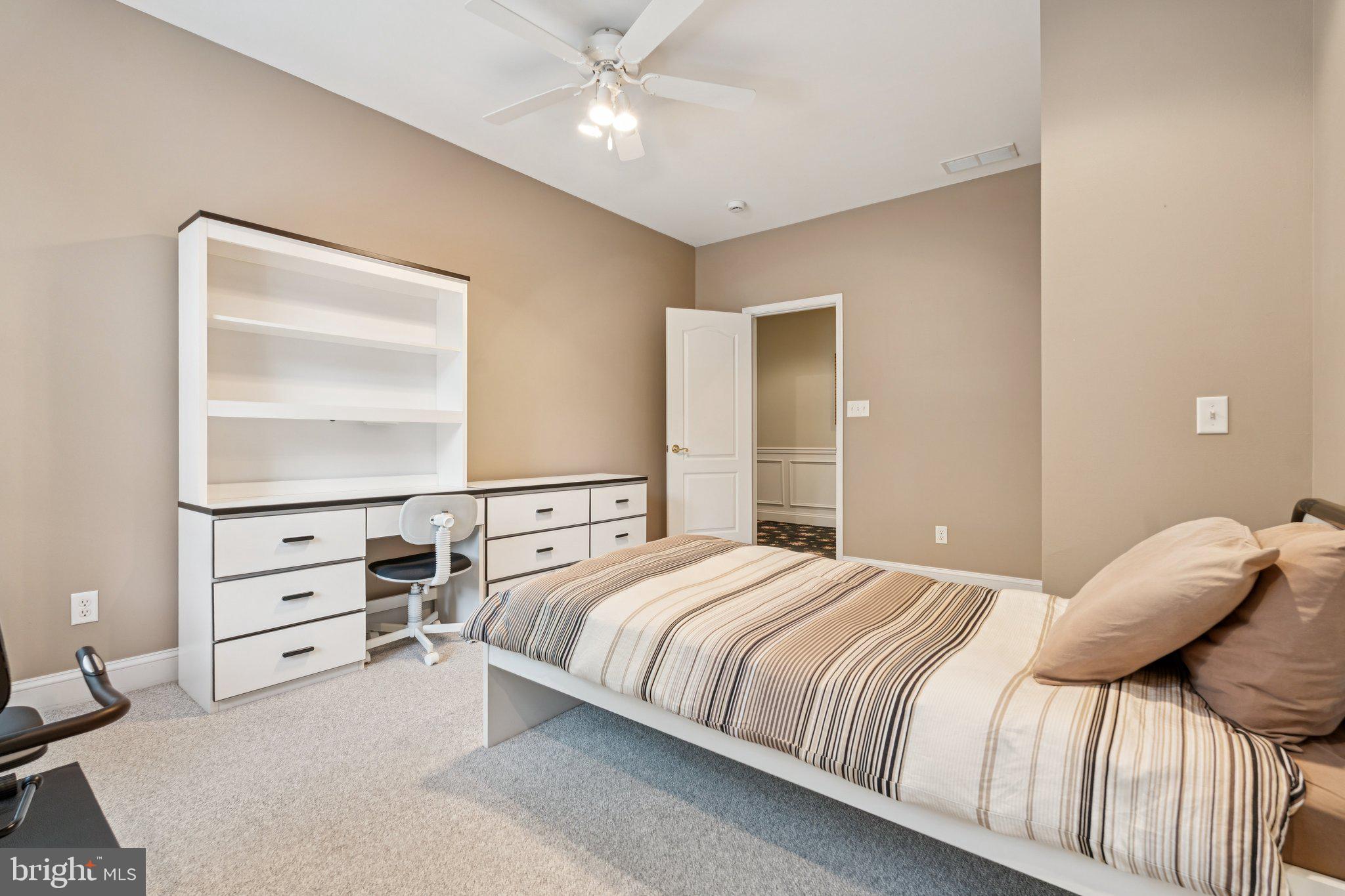 MIDSUMMER HILL - Residential