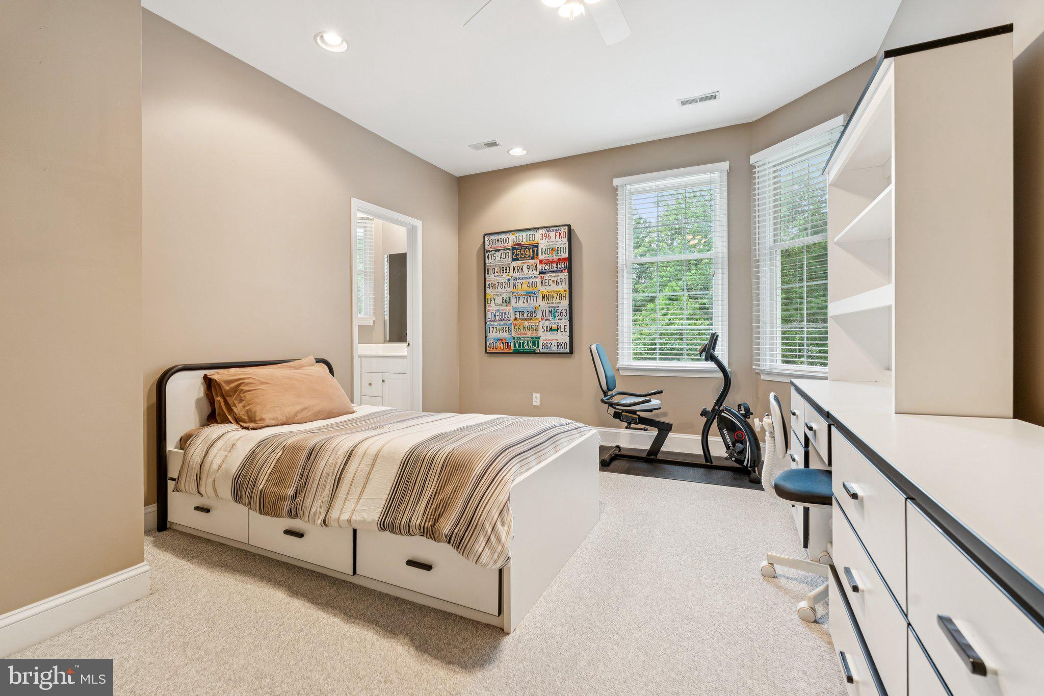 MIDSUMMER HILL - Residential