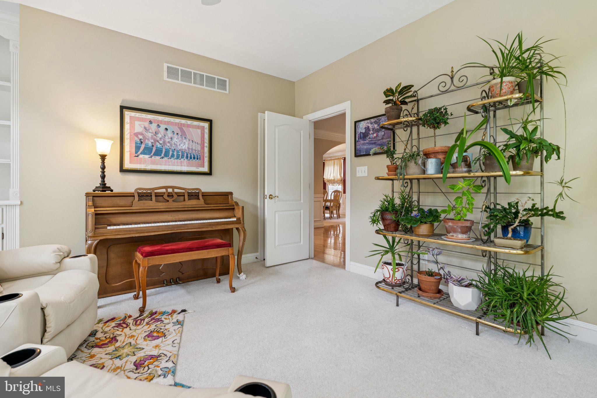 MIDSUMMER HILL - Residential