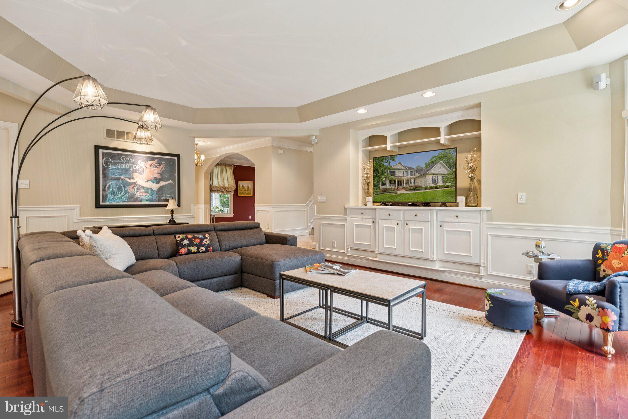 MIDSUMMER HILL - Residential