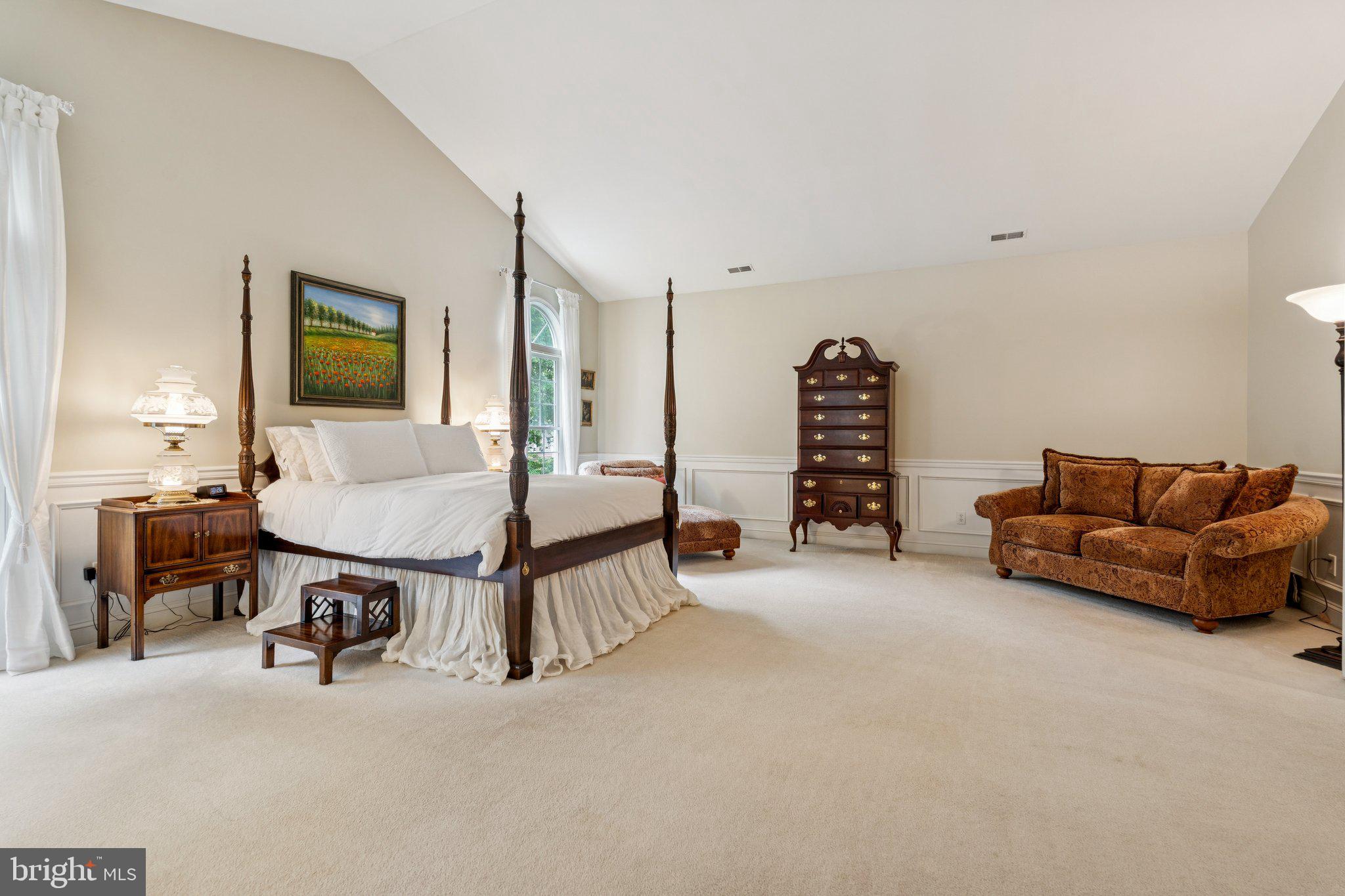 MIDSUMMER HILL - Residential