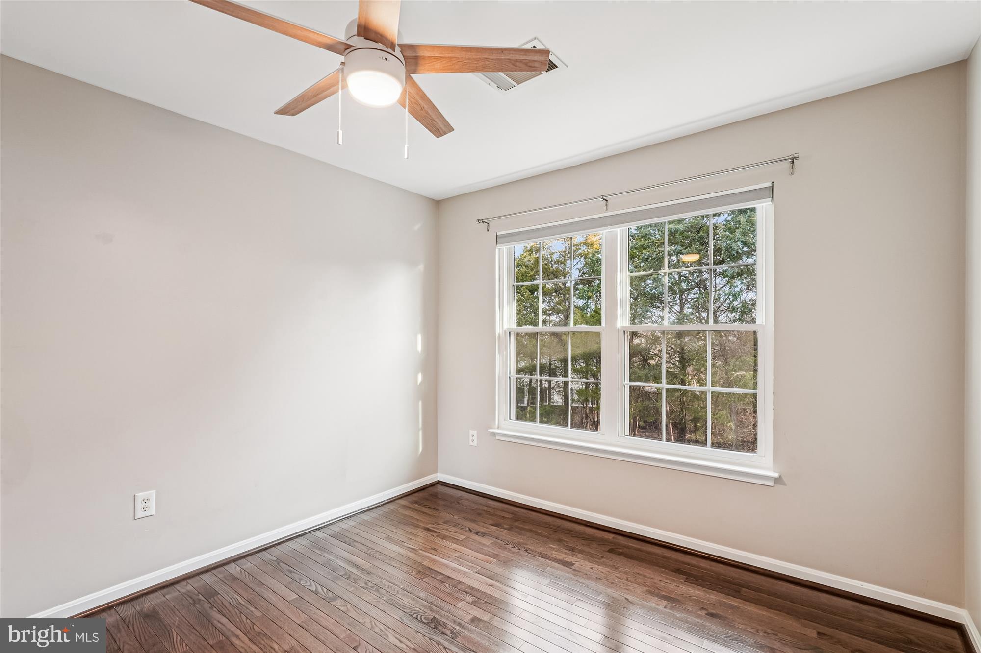 ASHBURN VILLAGE - Residential