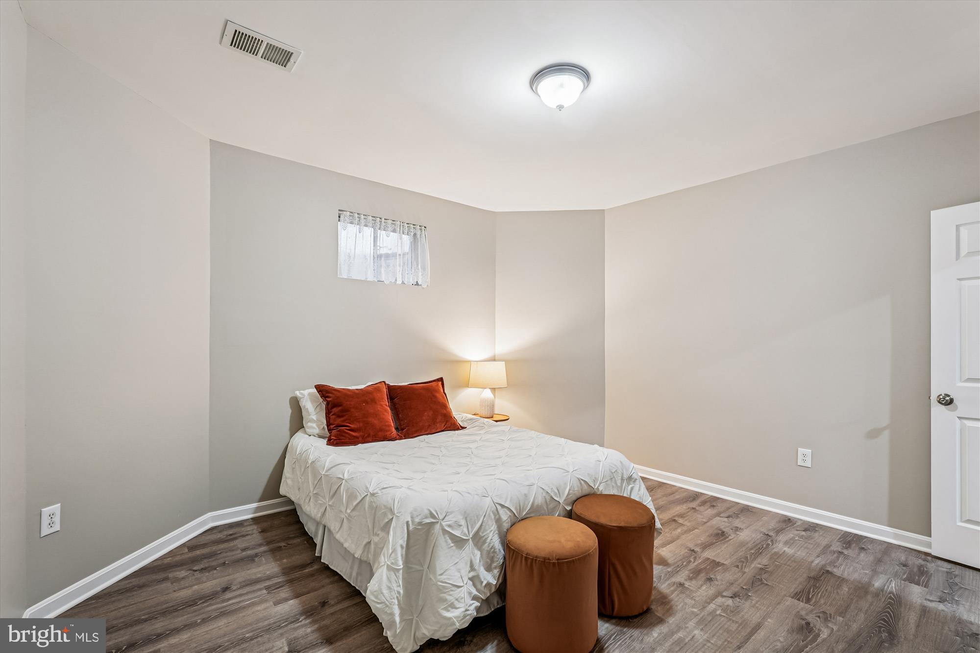 ASHBURN VILLAGE - Residential